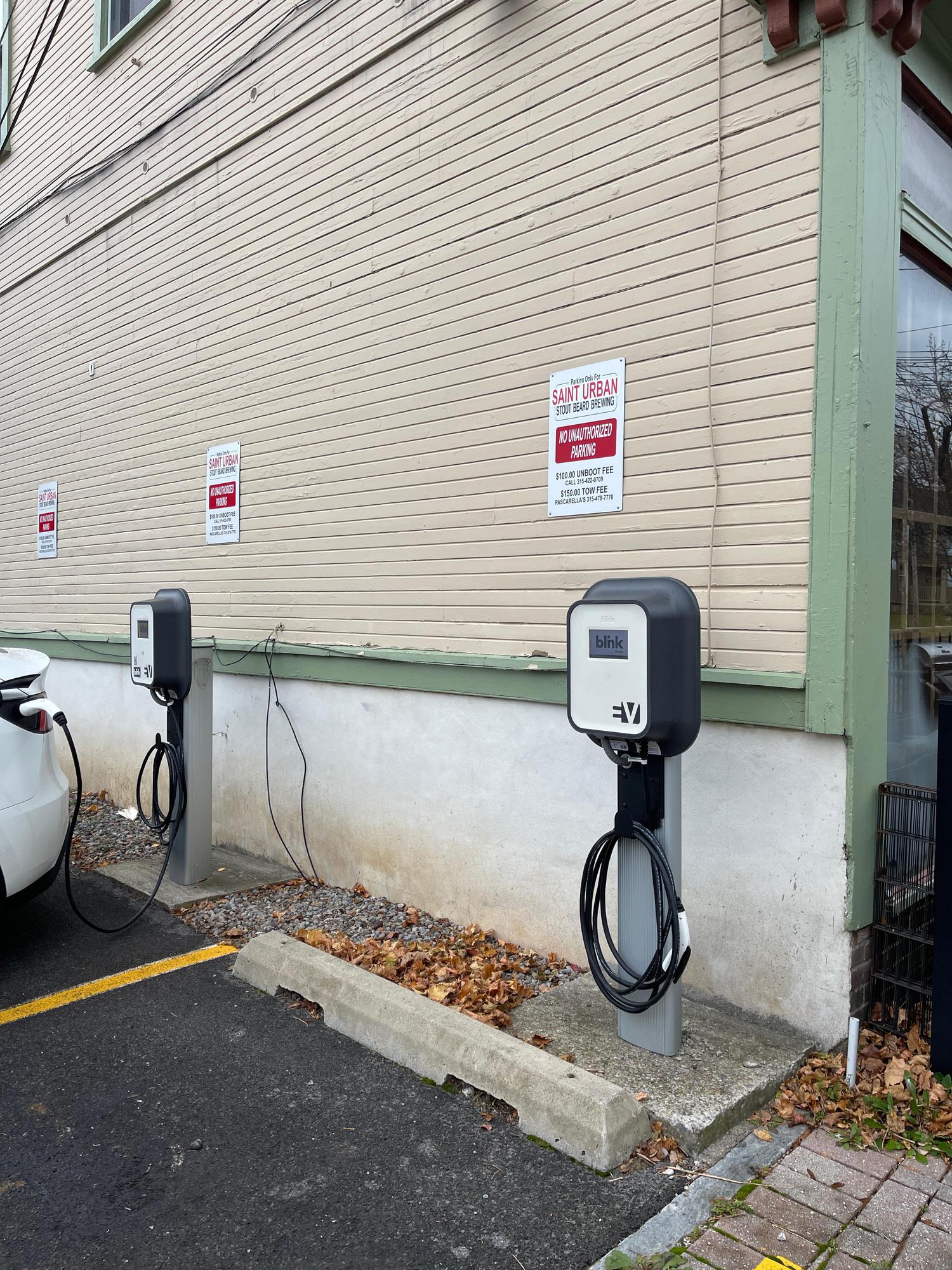 Dell Street Parking/Charging Syracuse, NY EV Station