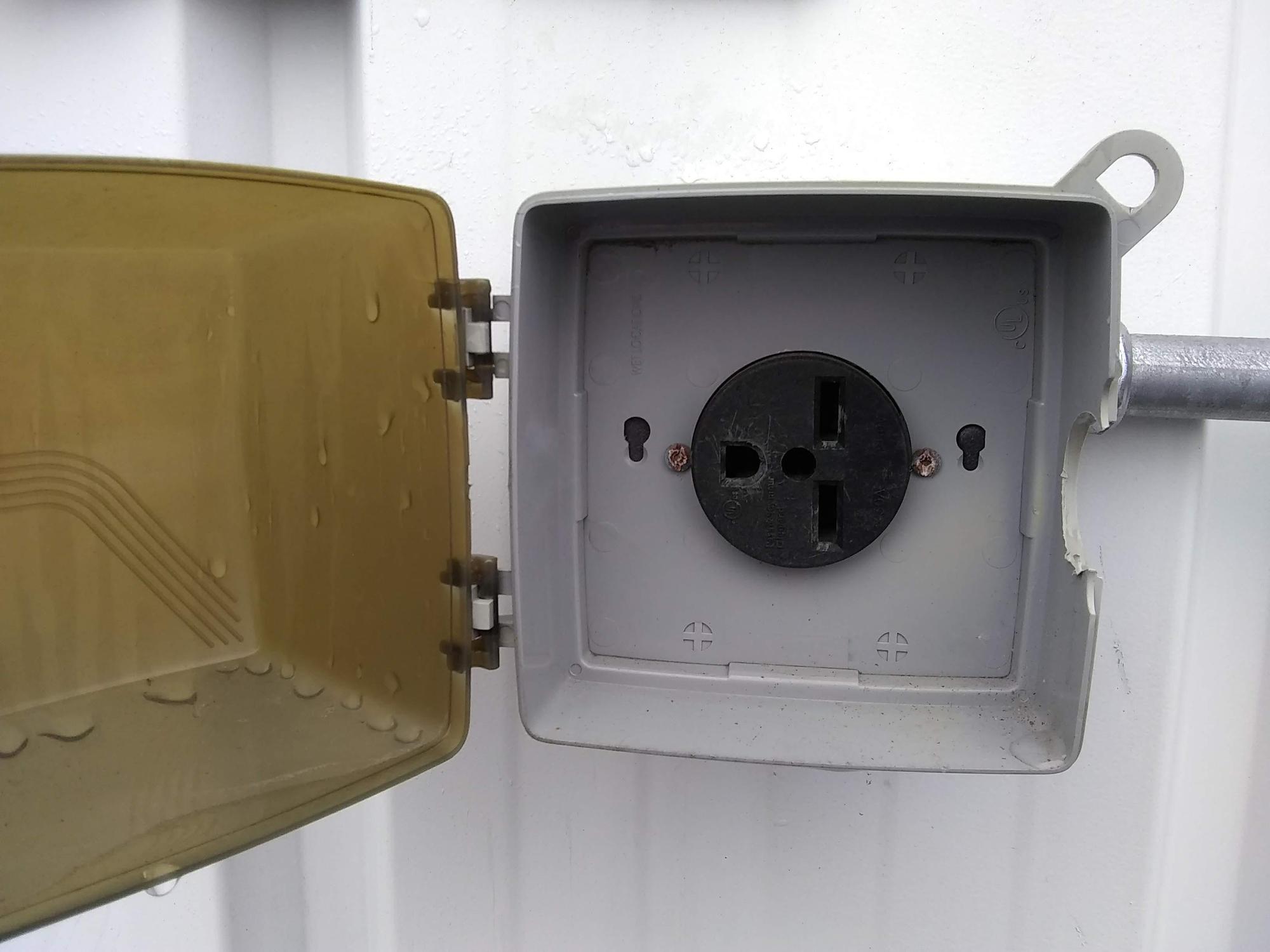 Neuville Motors Waupaca, WI EV Station