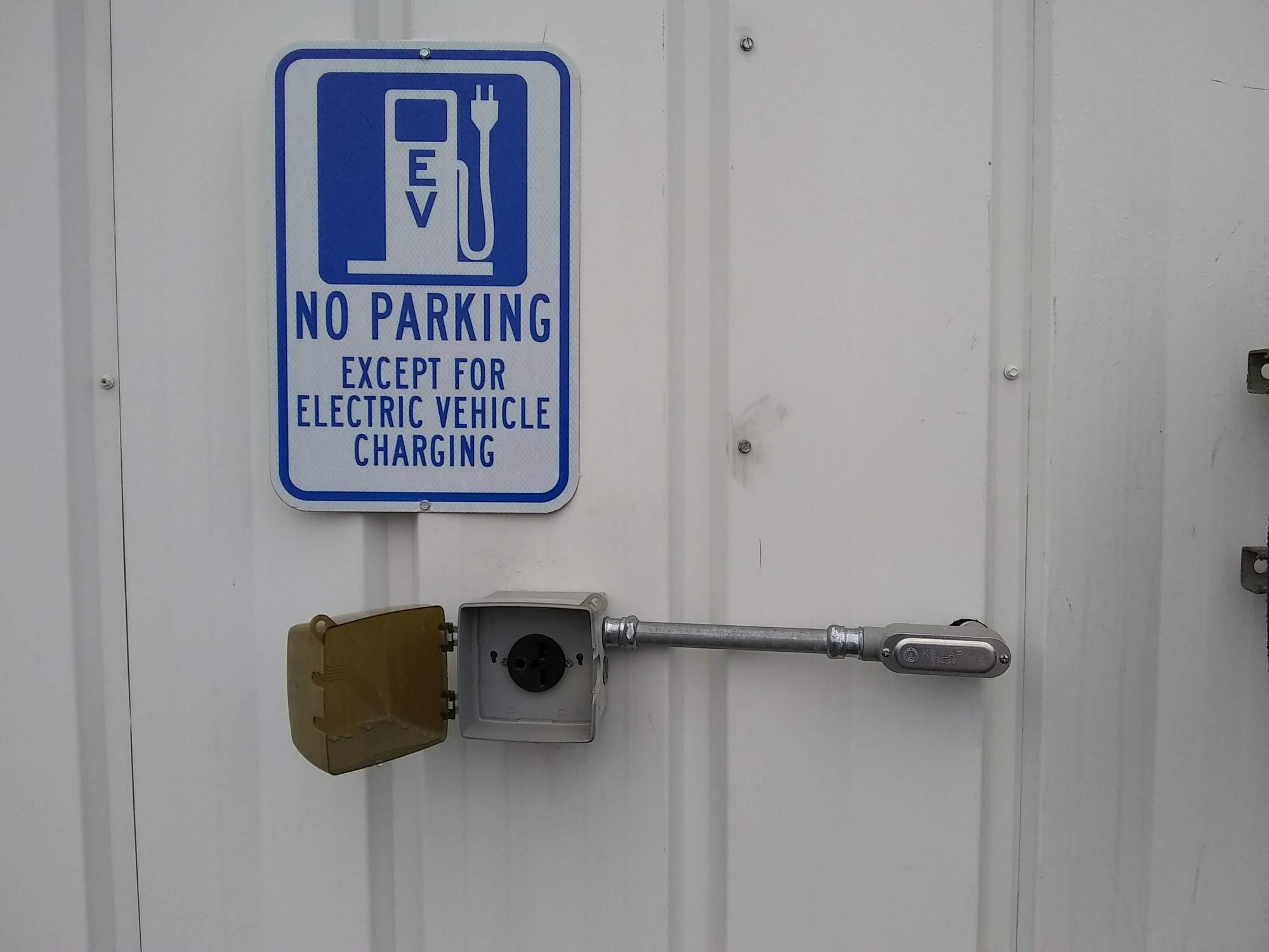 Neuville Motors Waupaca, WI EV Station