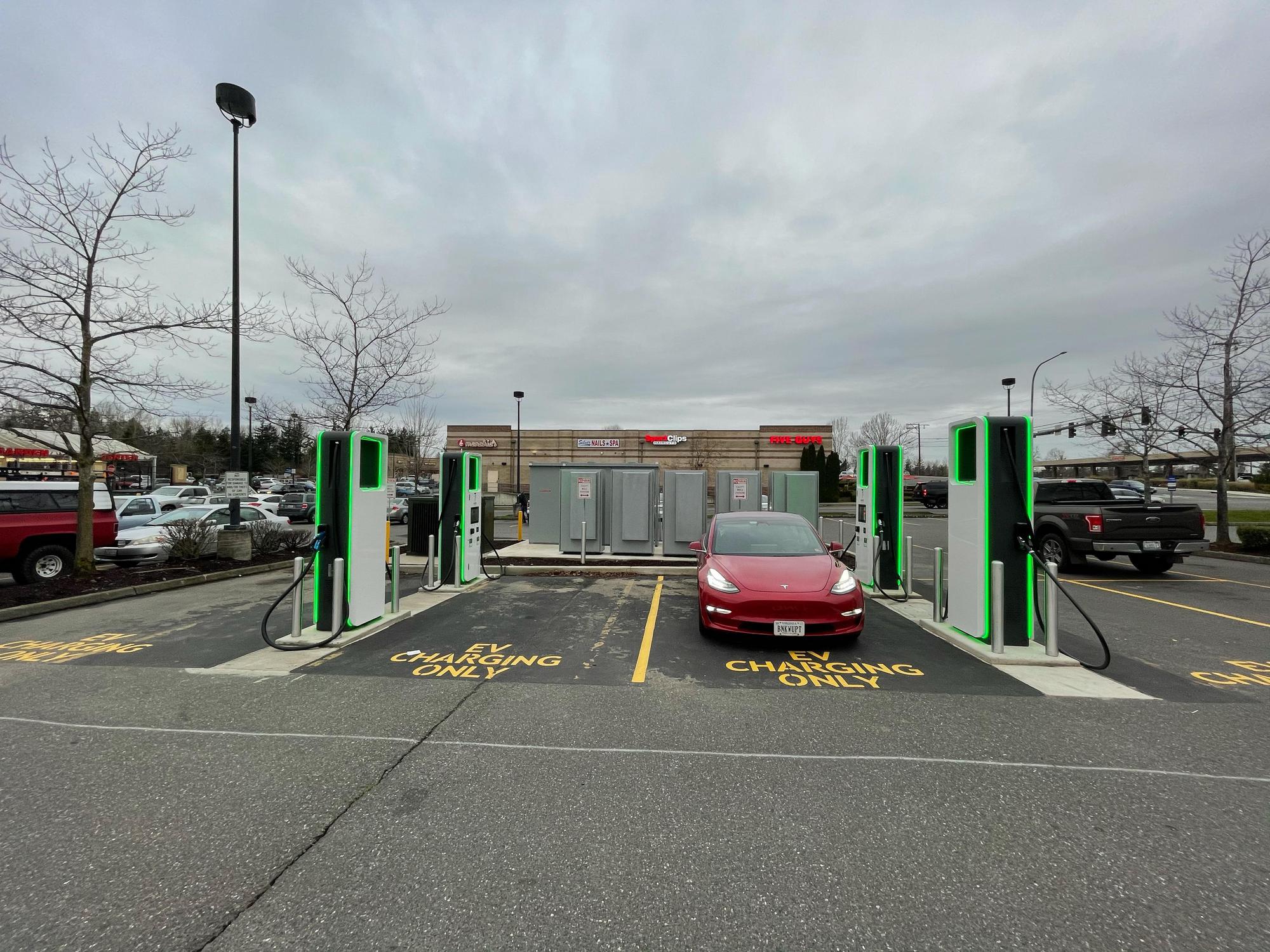 Fred Meyer 667 Bellingham, WA EV Station