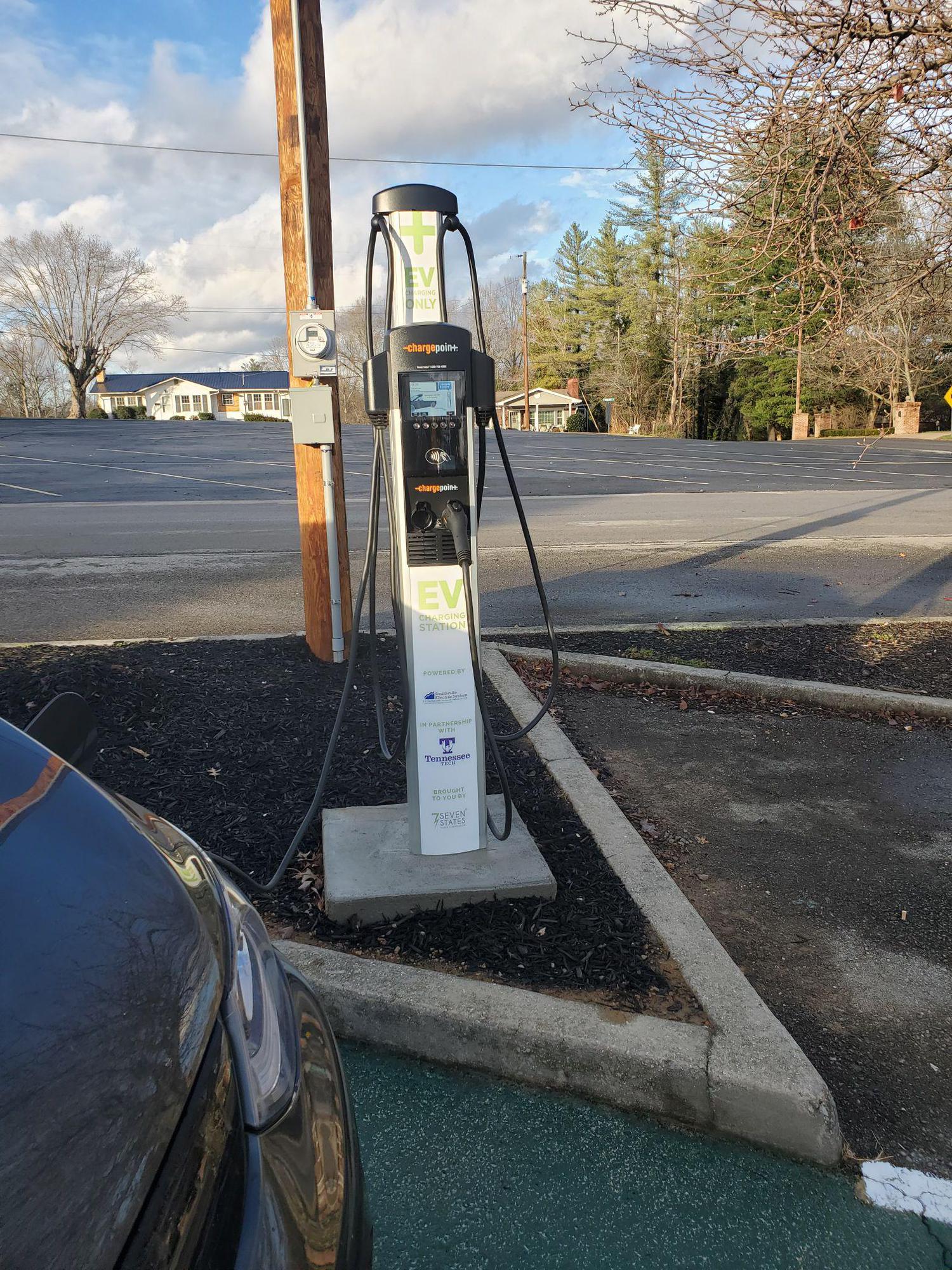 Smithville City Hall Parking Lot Smithville, TN EV Station