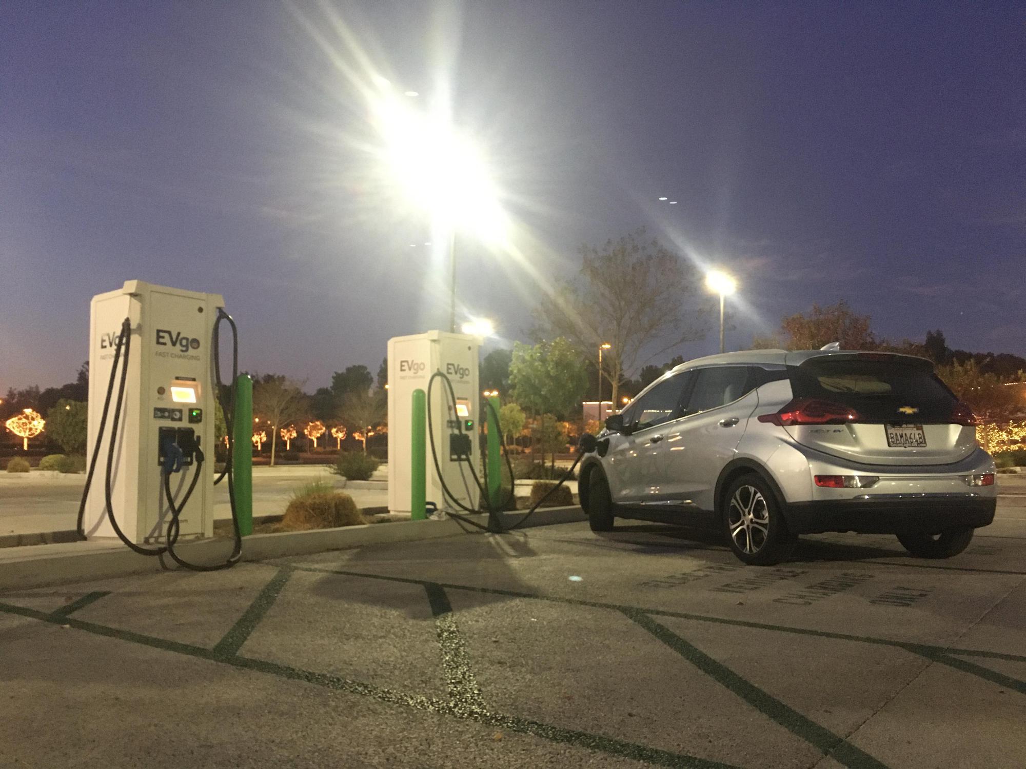 Bridgeport Marketplace Santa Clarita, CA EV Station