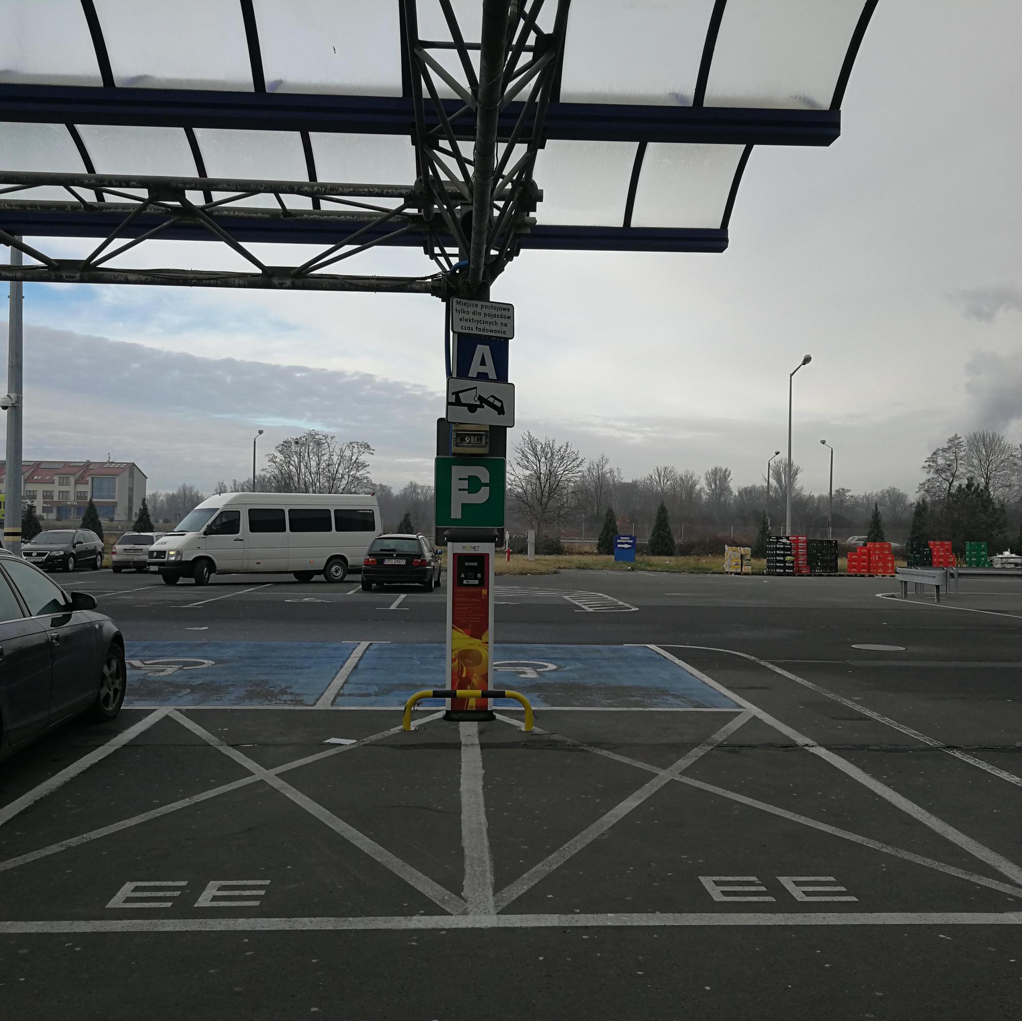 Makro Opole Opole, Opolskie EV Station