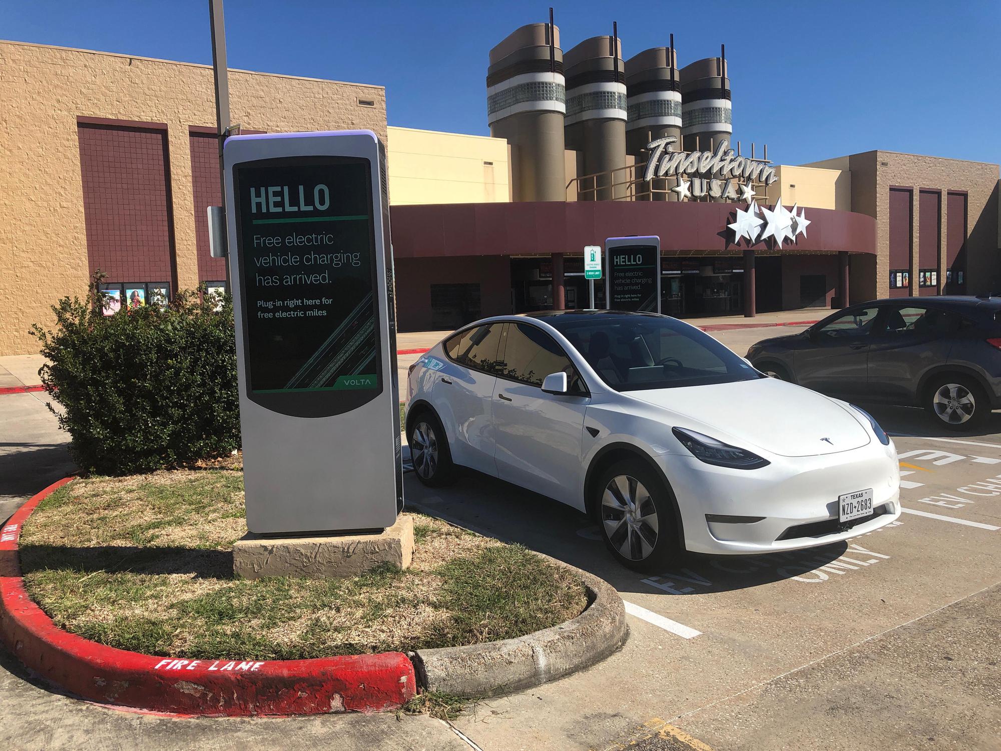 Cinemark Tinseltown Theater Houston, TX EV Station