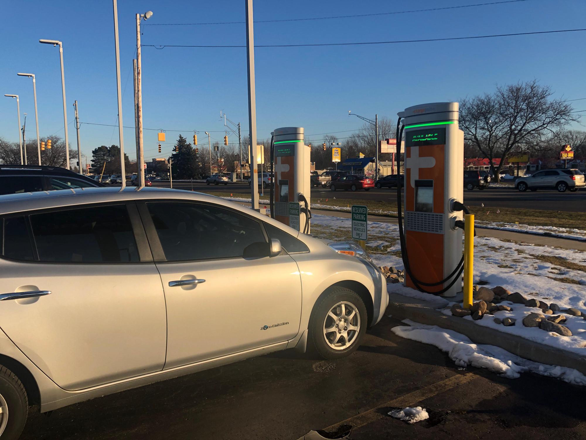 Maple Hill Auto Group Kalamazoo, MI EV Station