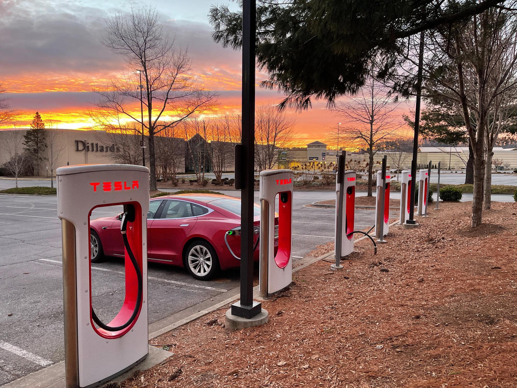 Asheville Outlet Mall (4) Asheville, NC EV Station