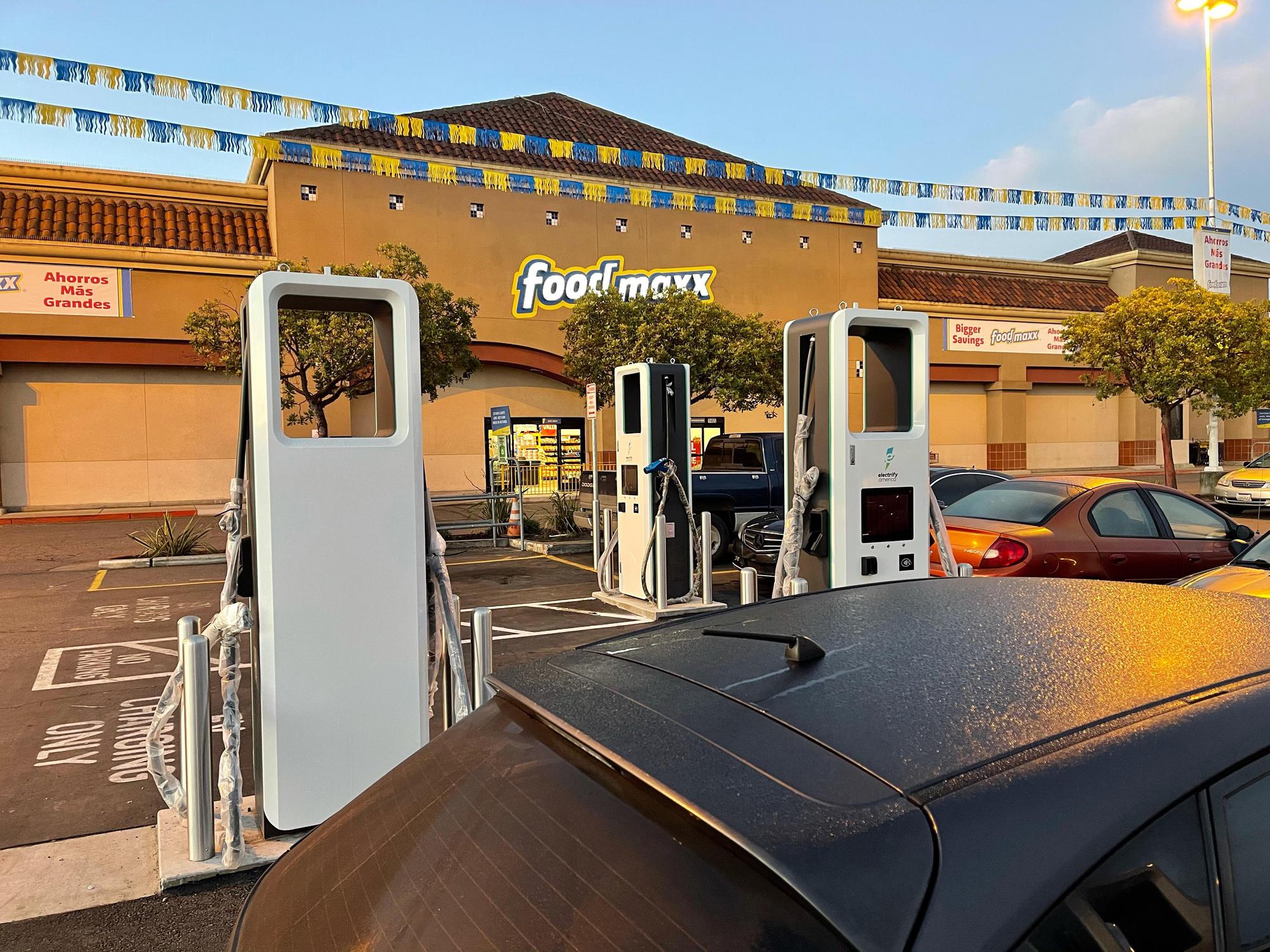 Overlook Shopping Center - FoodMaxx Watsonville, CA EV Station