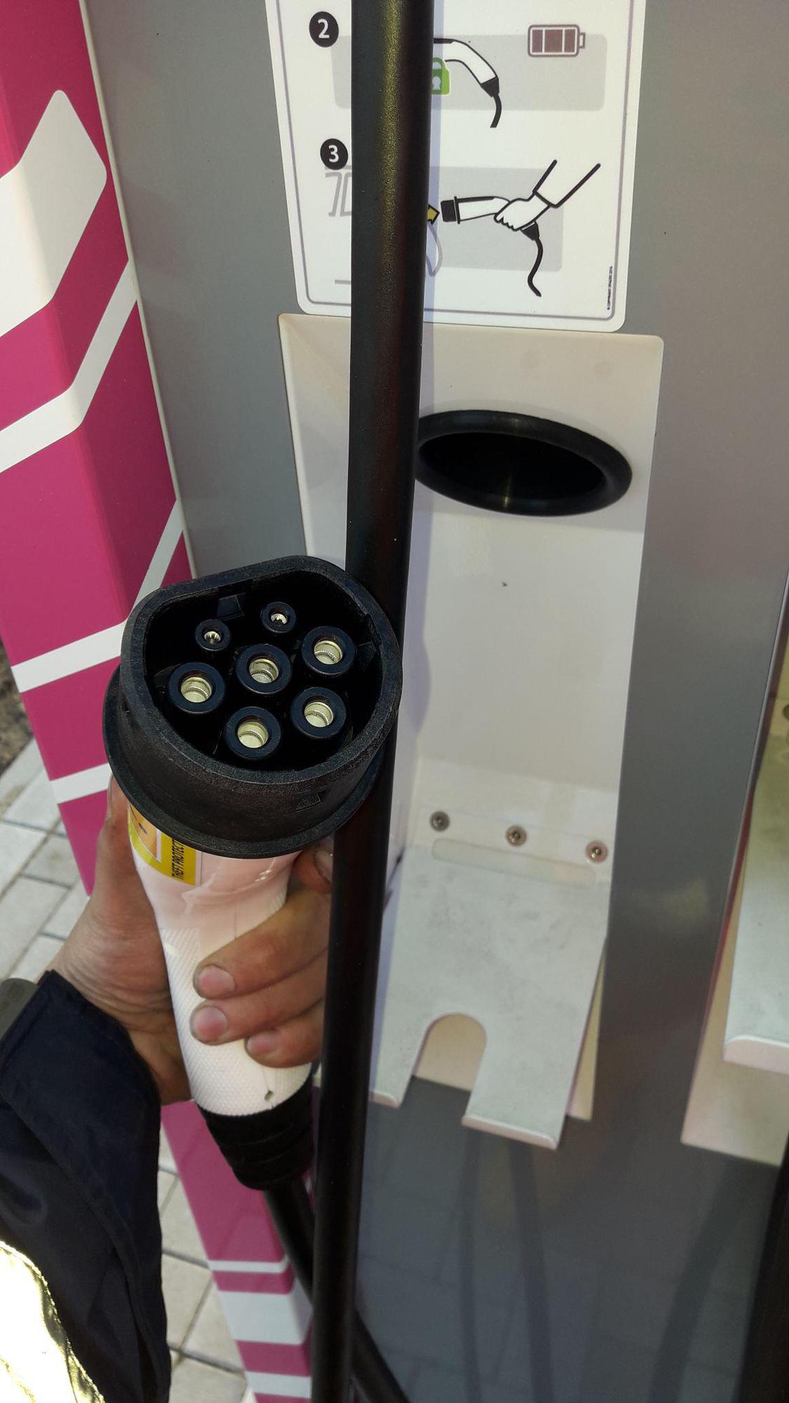 Comfortcharge GmbH Isernhagen NDS EV Station