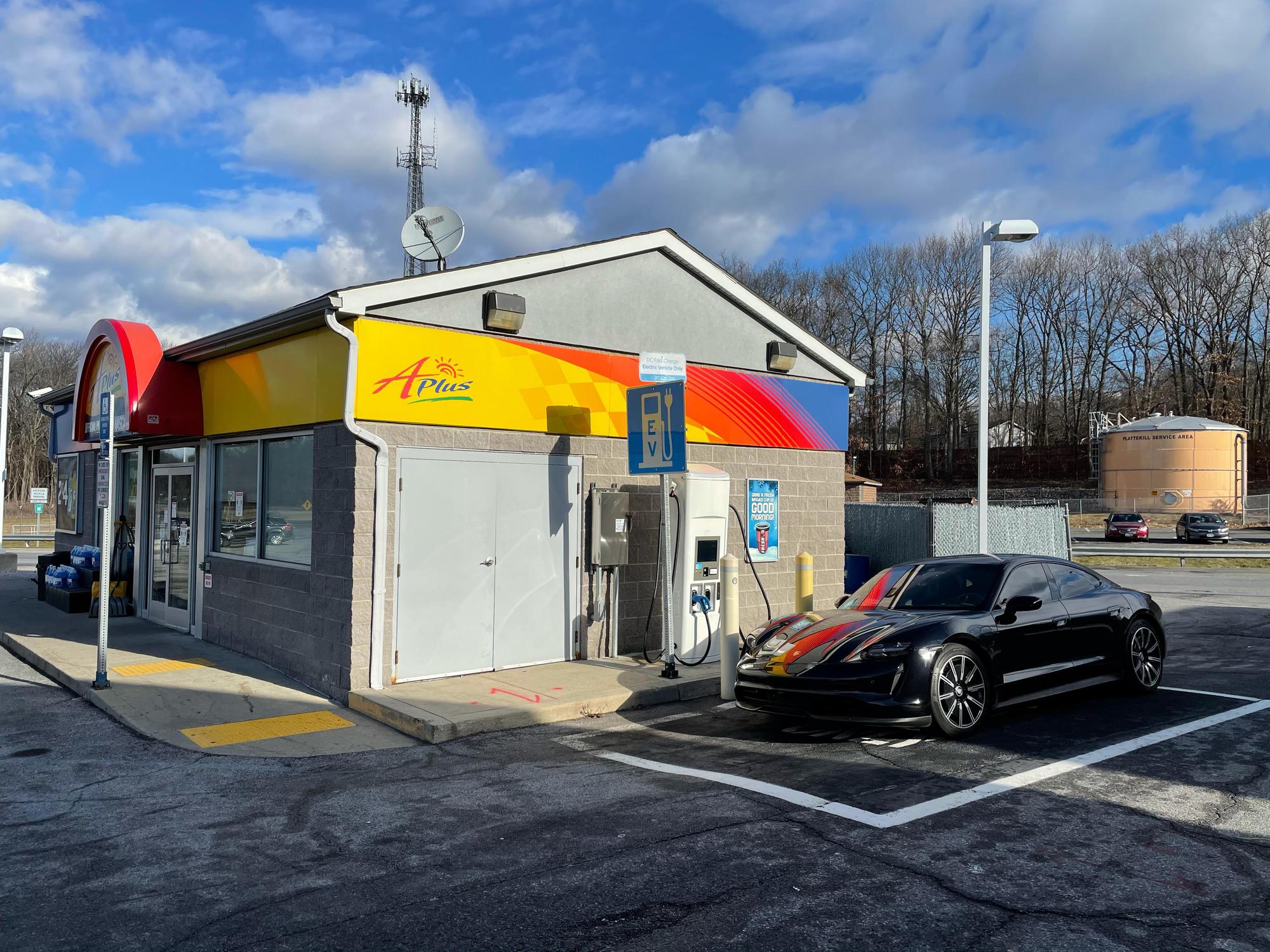 Plattekill Travel Plaza Northbound I87 MP 65 (1) Plattekill, NY EV