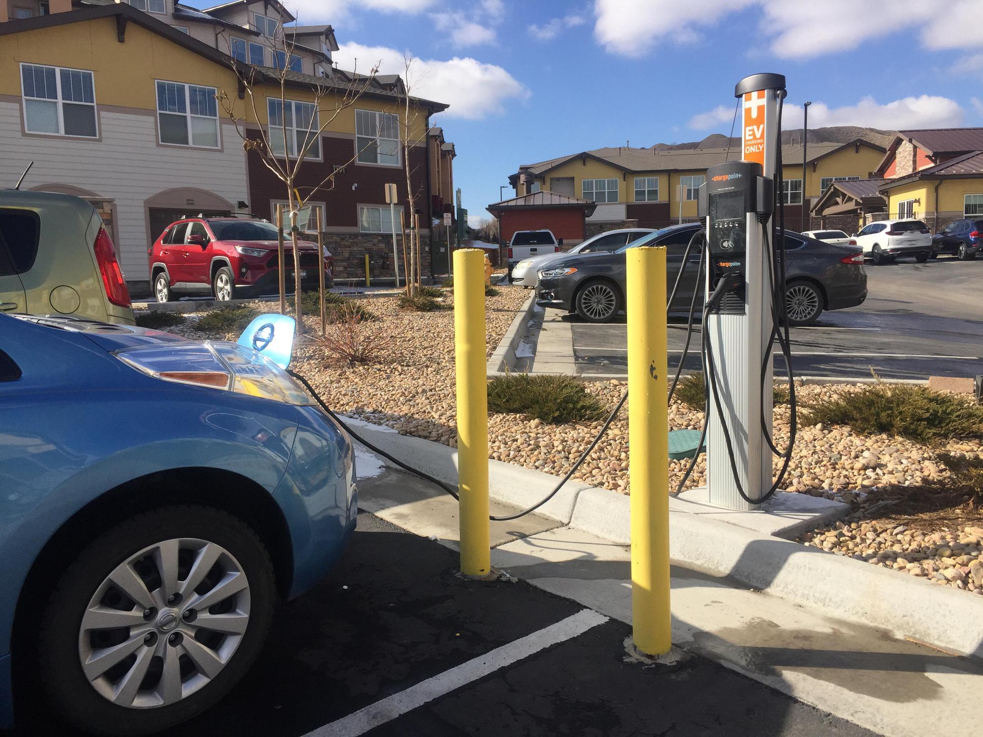Auburn Brook Apartments Castle Rock, CO EV Station