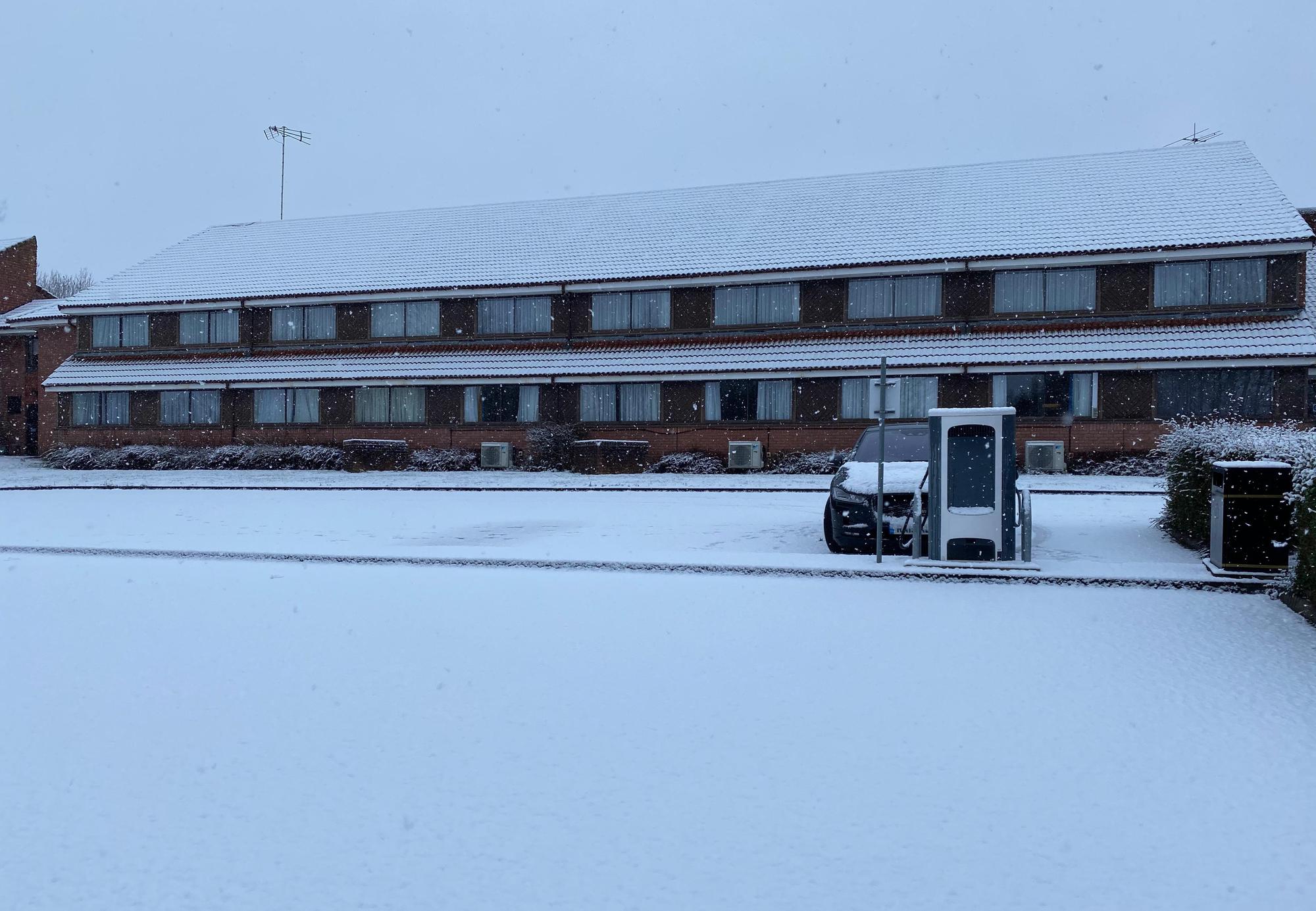 Crowne Plaza Basingstoke Old Common Road Black Dam, Basingstoke, RG21 3PR, United Kingdom EV