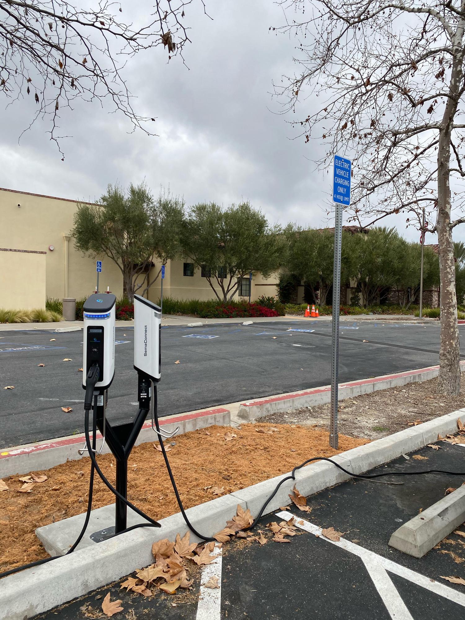 Aliso Viejo Center Aliso Viejo, CA EV Station