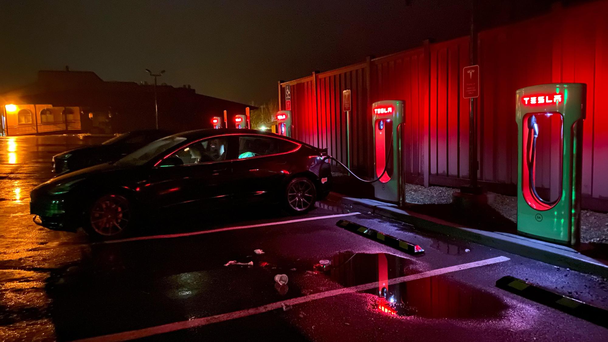 Anna's Asian Palace (2) Laytonville, CA EV Station