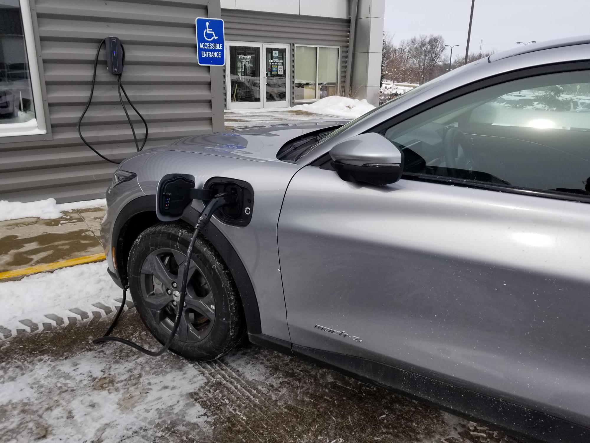 Victory Ford New & Used Car Sales Dyersville, IA EV Station