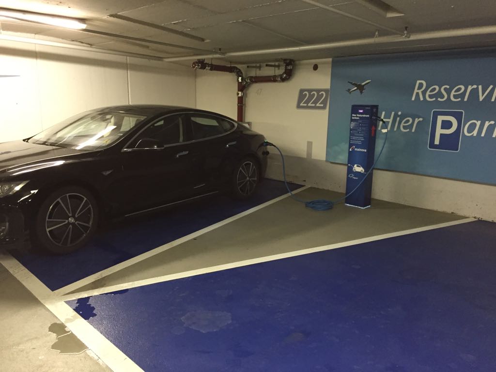 Frankfurt Airport Business Parking 222 Frankfurt am Main, HE EV Station