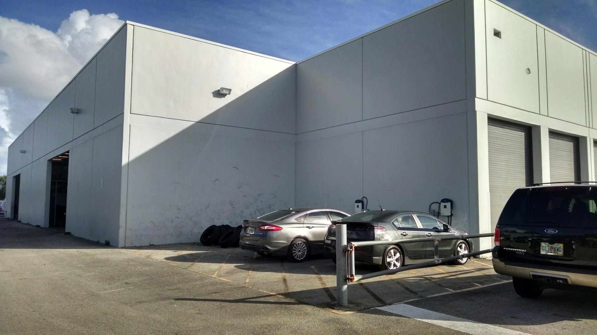 Pines Ford Lincoln Pembroke Pines, FL EV Station