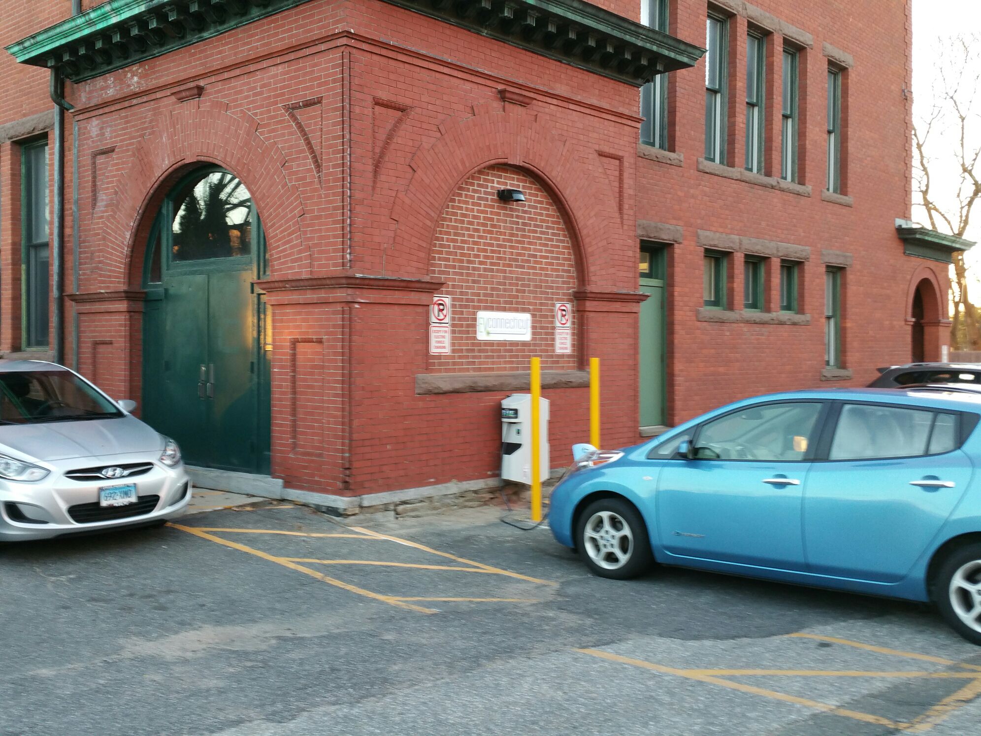 Windham Town Hall Windham, CT EV Station