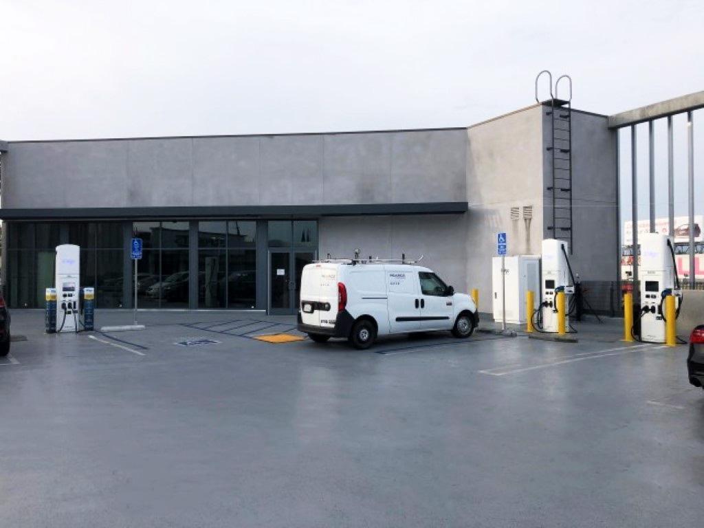 Sprouts San Vicente Los Angeles, CA EV Station