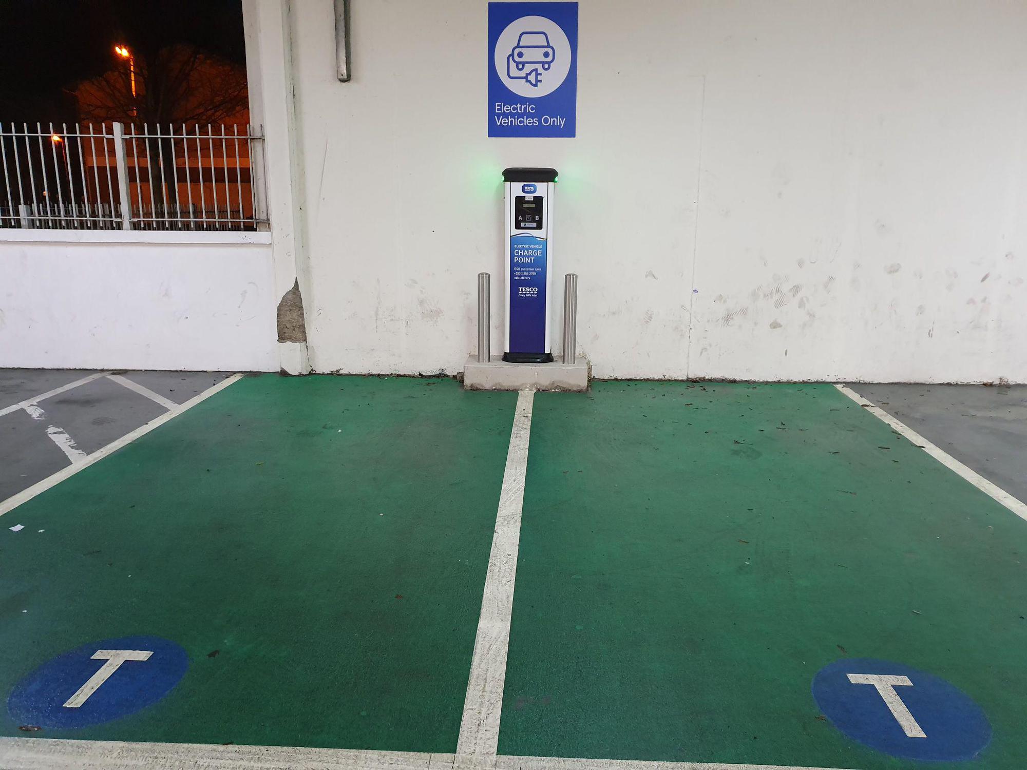 Tesco Cabra (Navan Road) Navan Road, Cabra, Dublin 7, Ireland EV