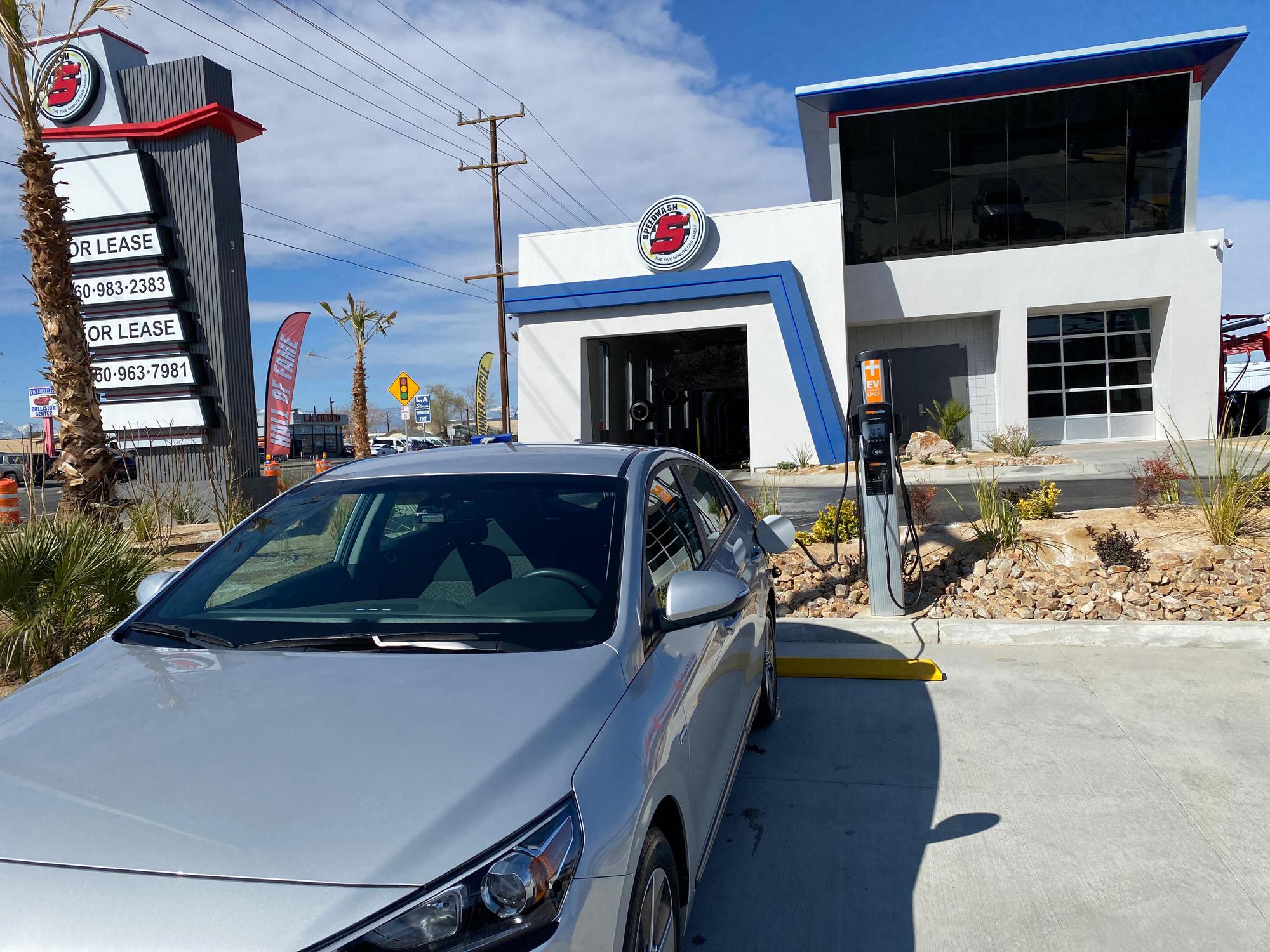 Mister Car Wash / Speedwash Victorville, CA EV Station