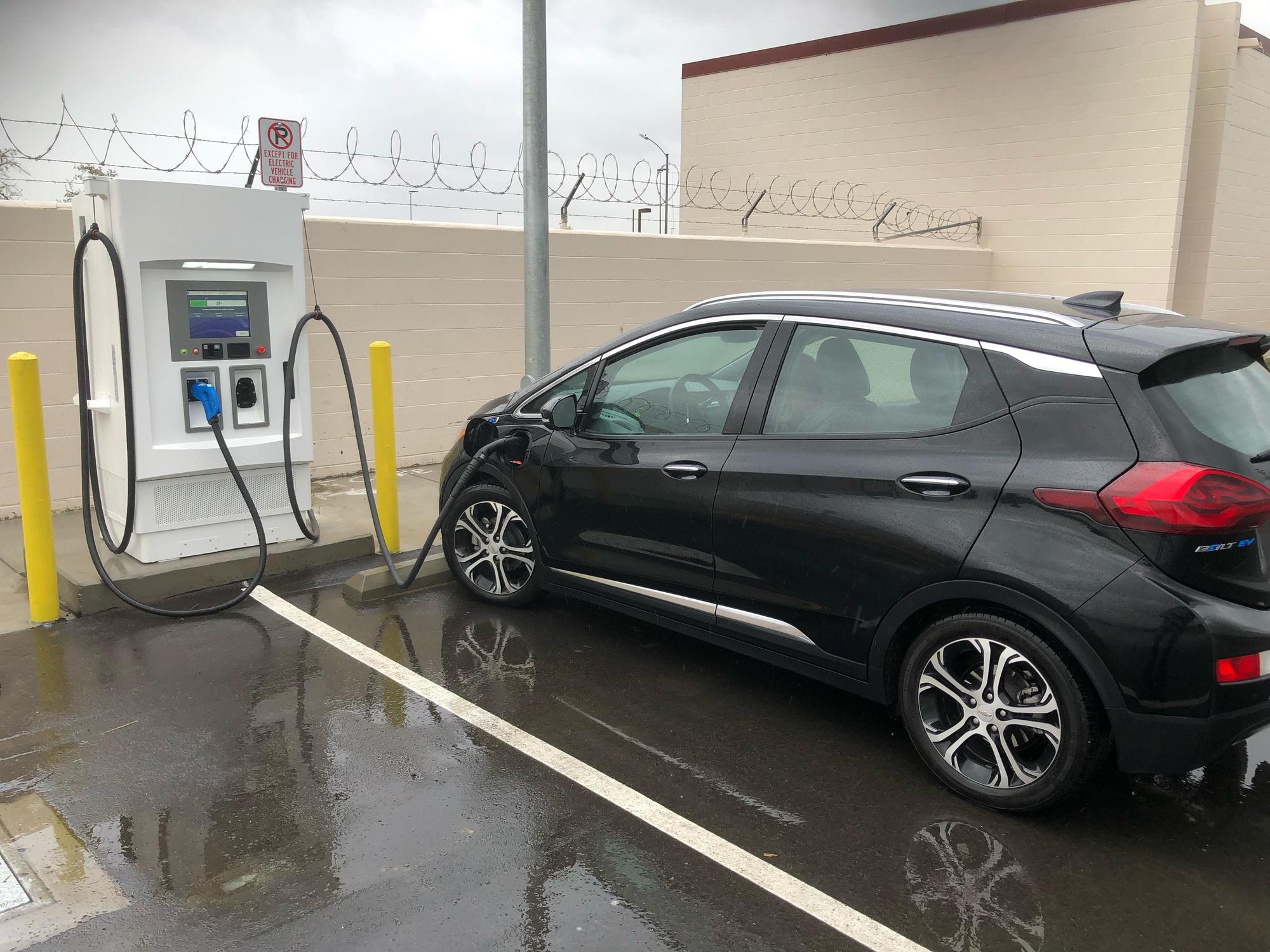 Kettleman City Maintenance Station Kettleman City, CA EV Station