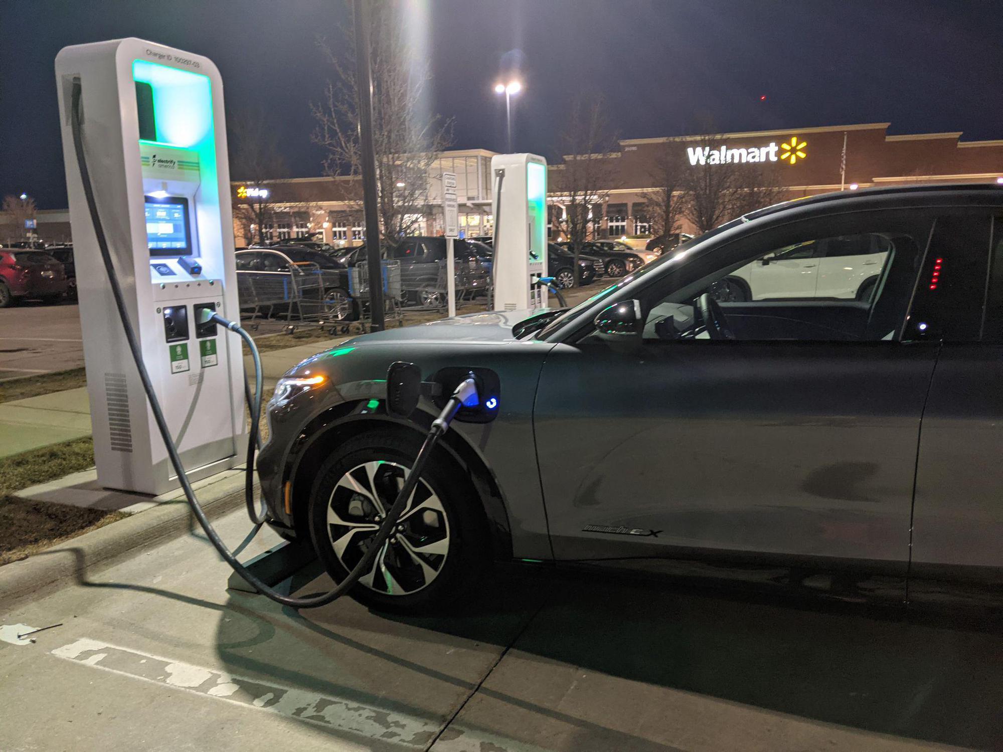 Novi Walmart Walmart Supercenter | Novi, MI | EV Station