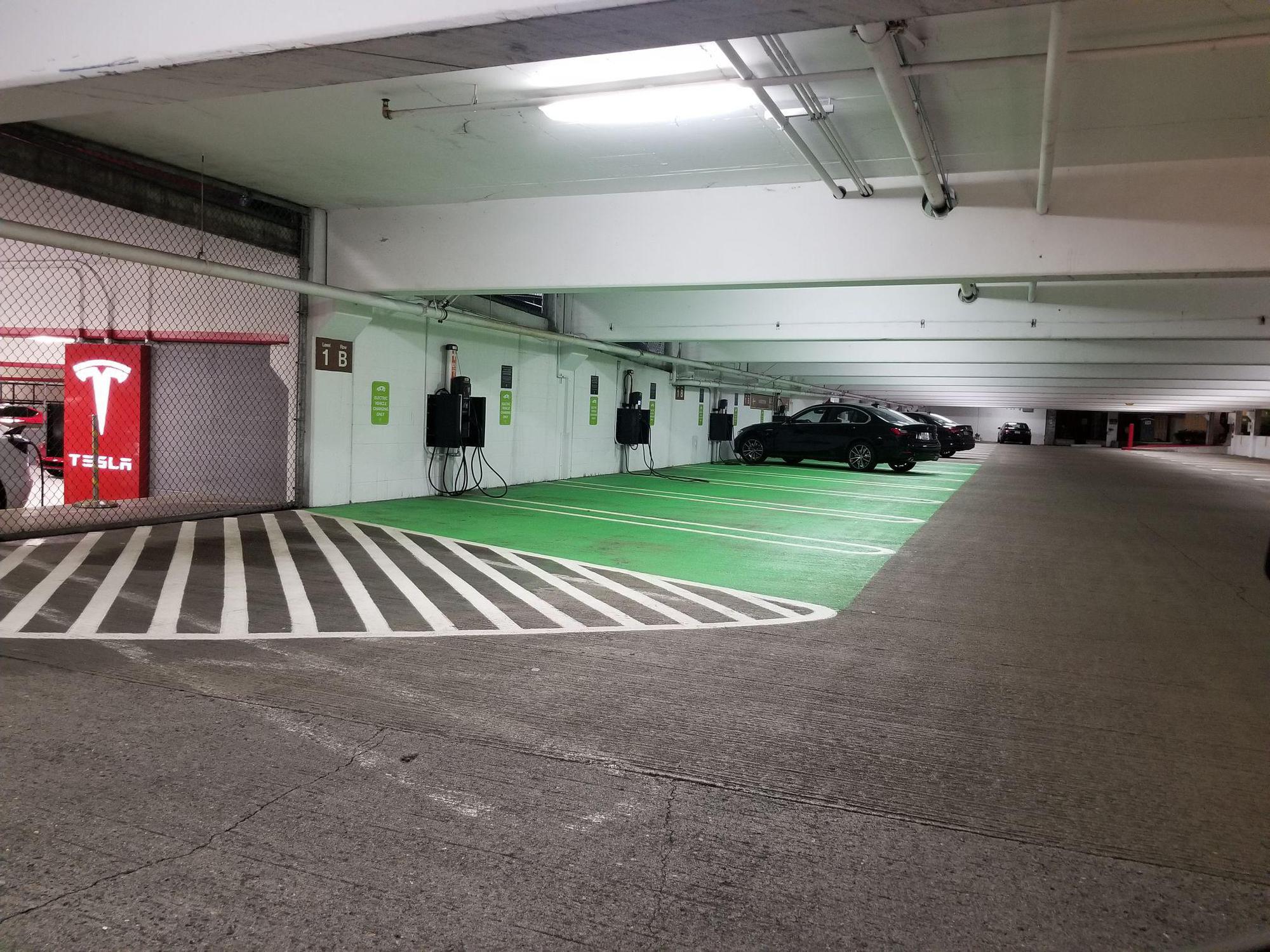 Bellevue Square Mall Northeast Parking Garage Bellevue, WA EV Station