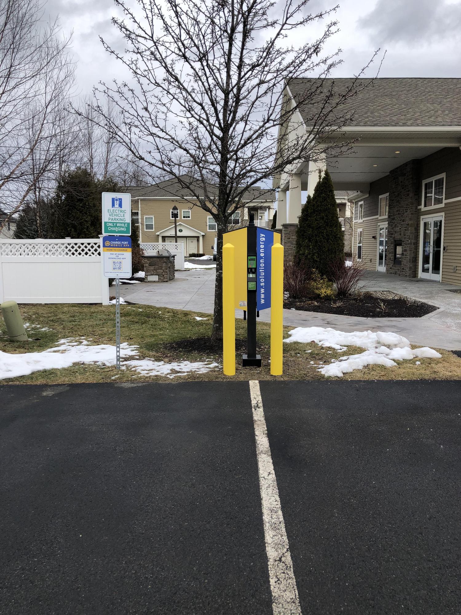 Cornerstone Luxury Apartments Colonie, NY EV Station