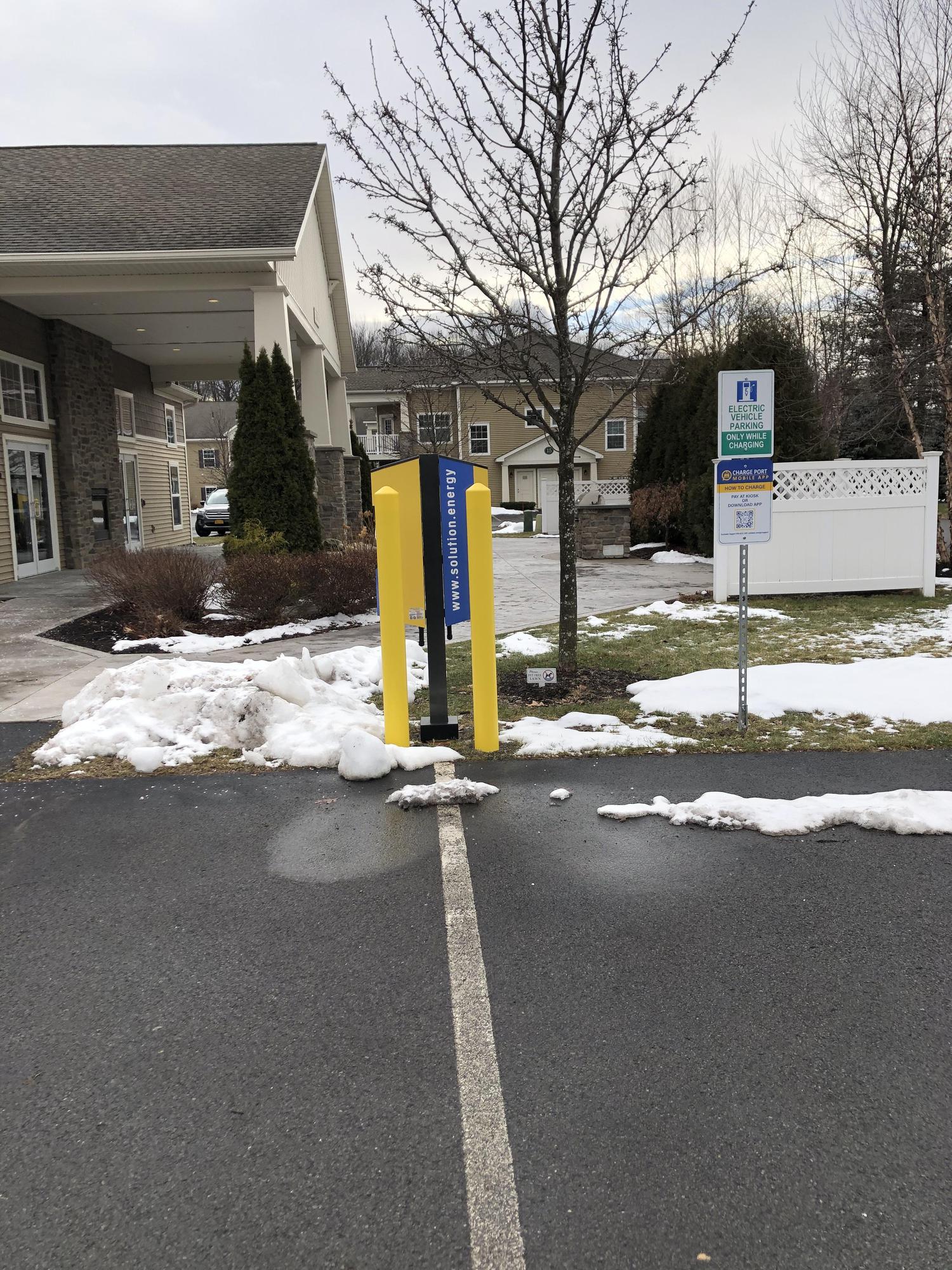 Cornerstone Luxury Apartments Colonie, NY EV Station