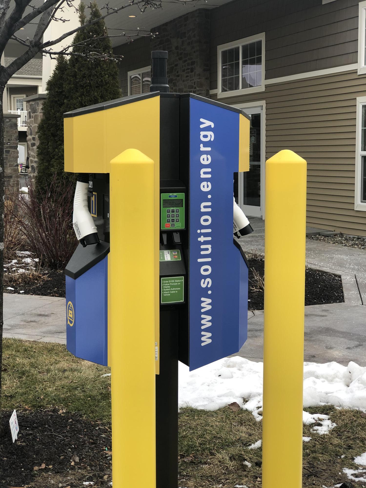 Cornerstone Luxury Apartments Colonie, NY EV Station