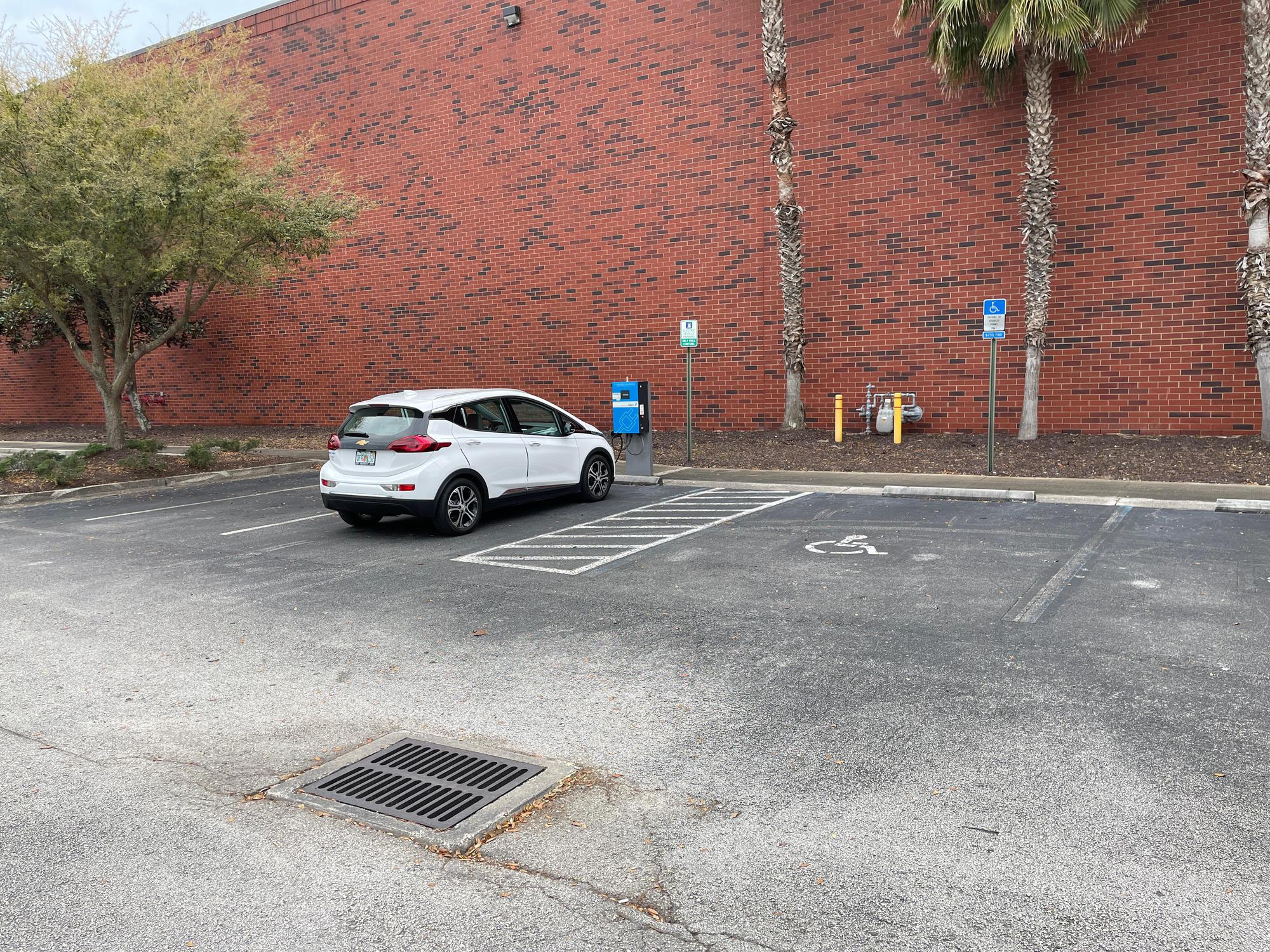 BMW Regional Distribution Center | Jacksonville, FL | EV Station