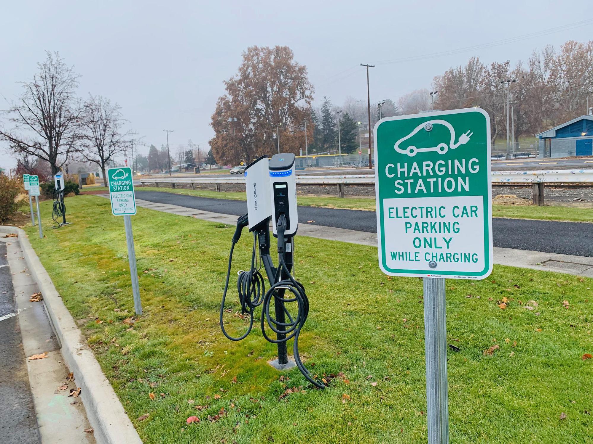 Central Park Sunnyside Community Pool Sunnyside, WA EV Station