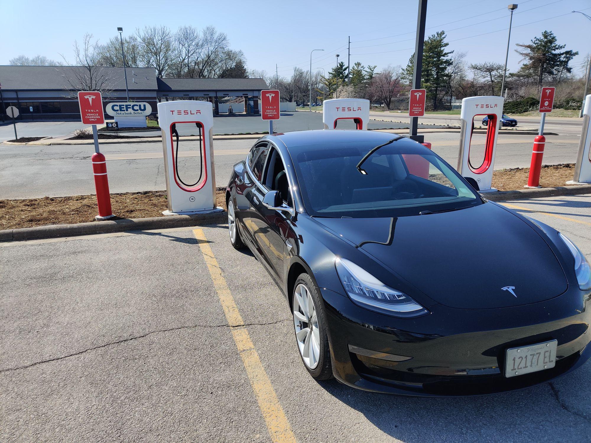Sheridan Village HyVee Grocery Store Peoria, IL EV Station