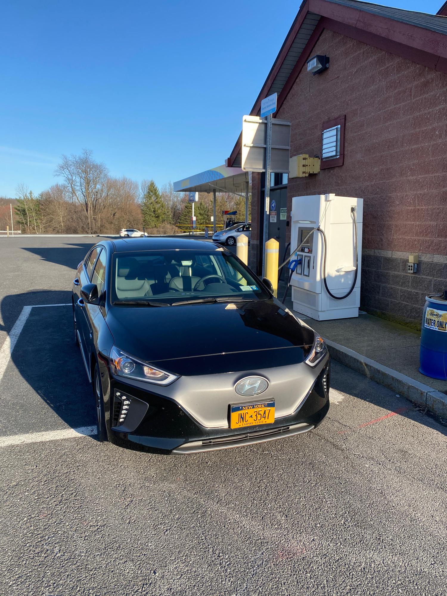 Modena Travel Plaza Southbound I87 MP 66 Wallkill, NY EV Station