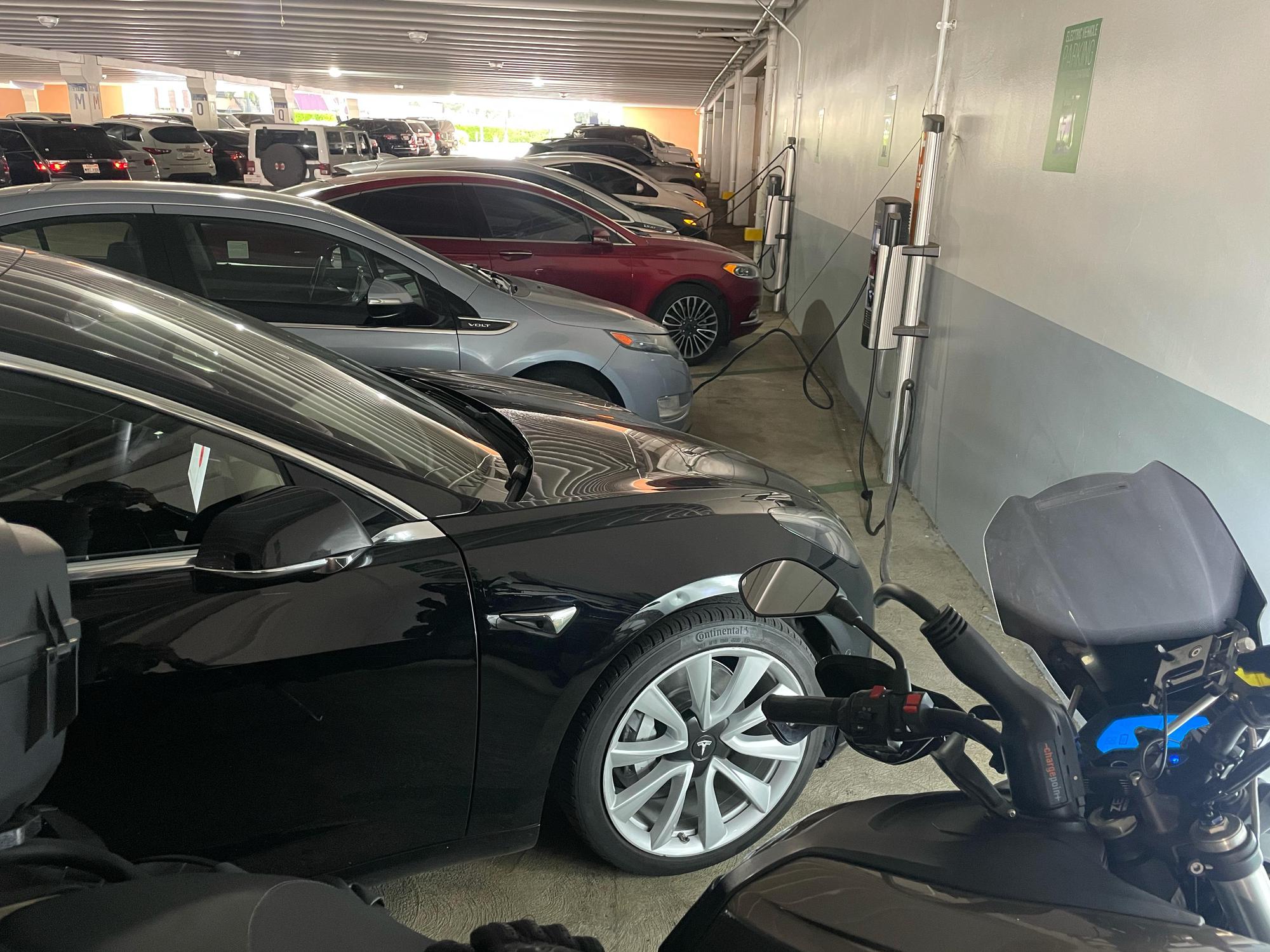 Westfield Valencia Town Center Cheesecake Factory/Macy’s Santa