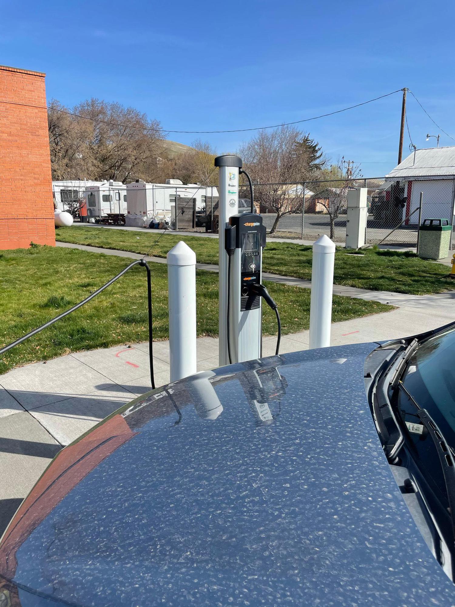 Oregon Trail Library Heppner, OR EV Station