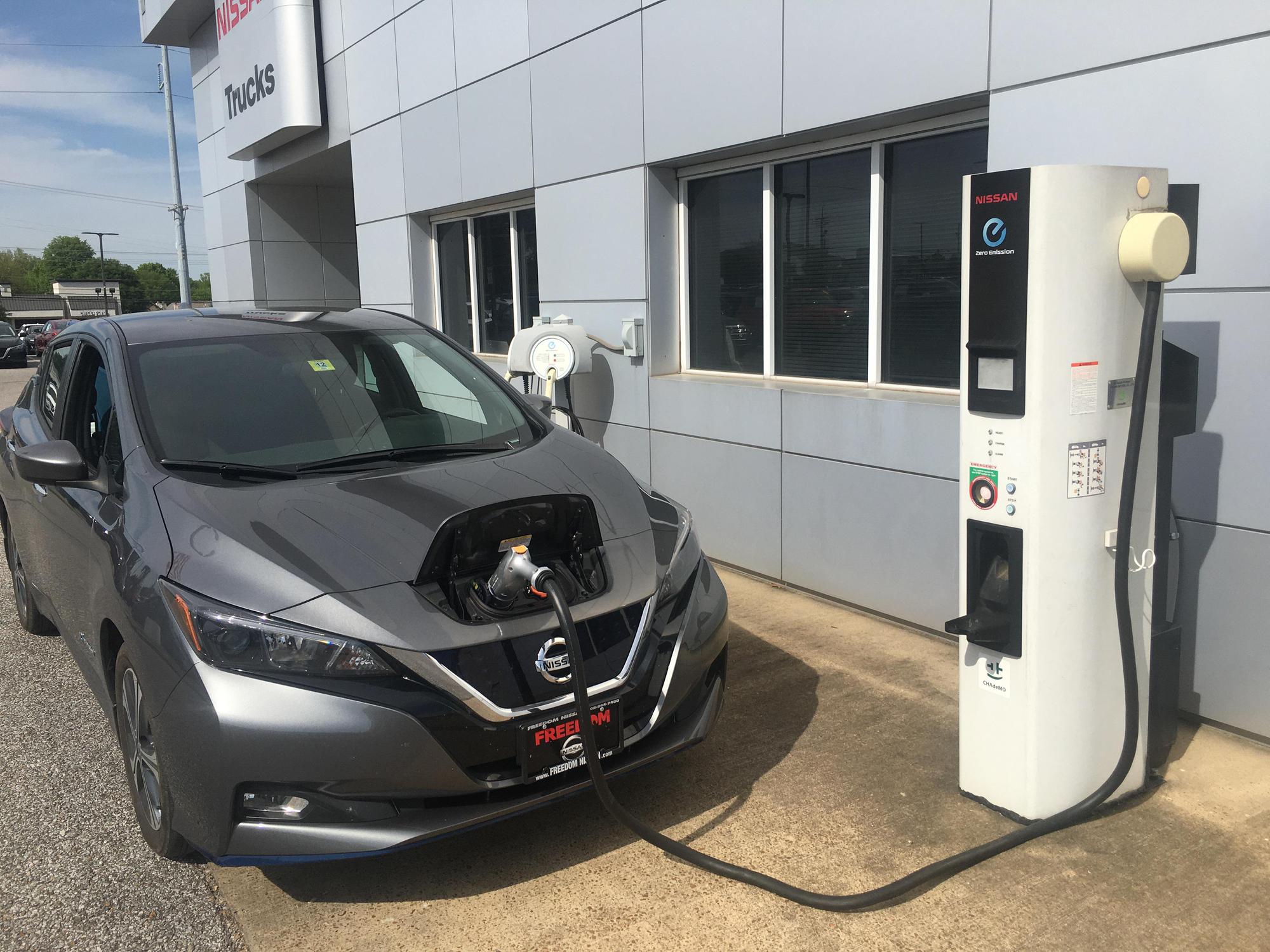 Landers Nissan Southaven, MS EV Station