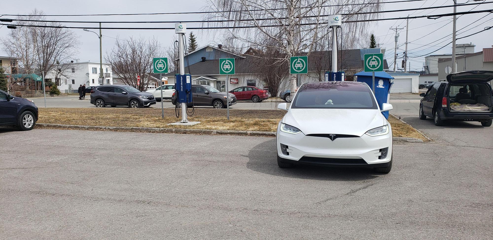 Bibliothèque municipale de Chibougamau Chibougamau, QC EV Station