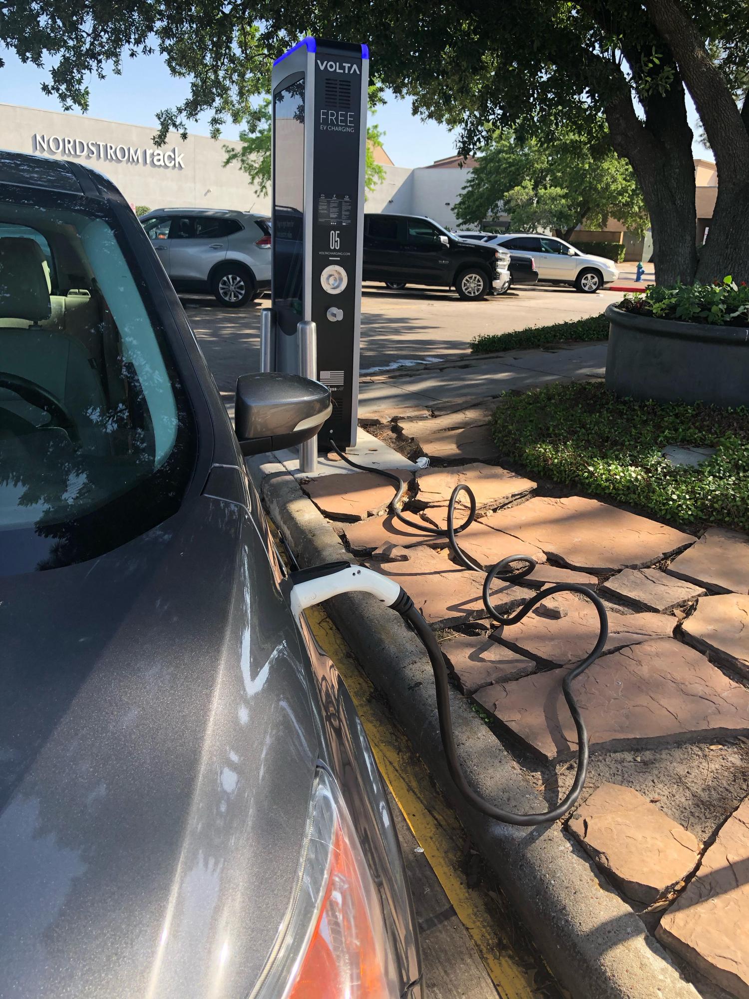 Willowbrook Mall Xfinity Store Houston, TX EV Station