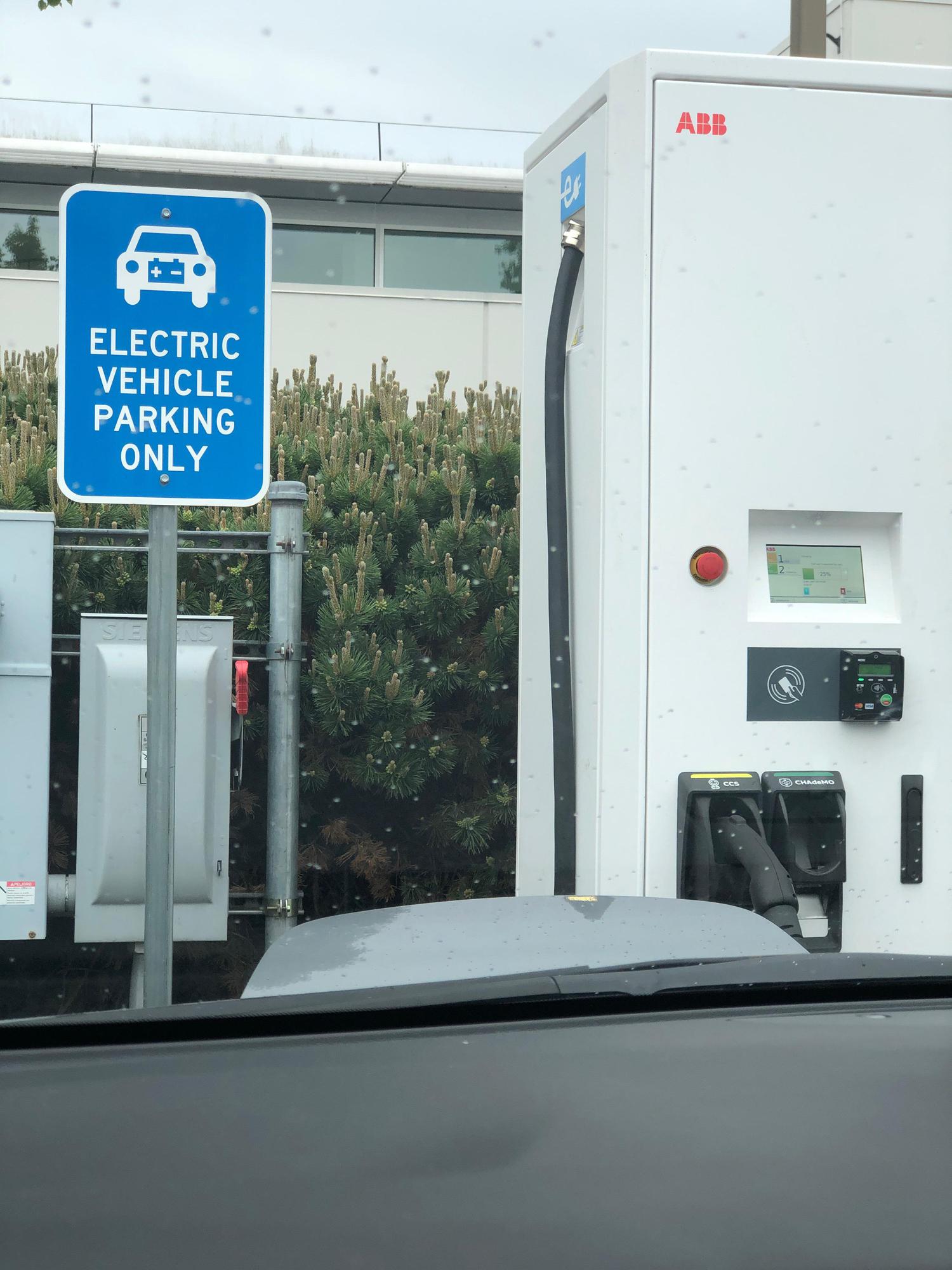 Alan Webb Nissan | Vancouver, WA | EV Station