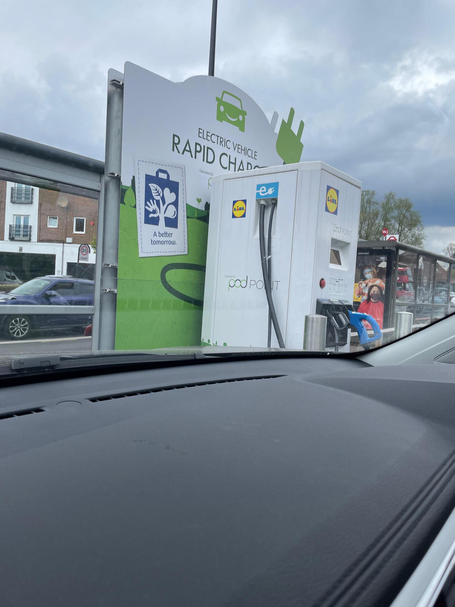 Lidl Harrow Weald 354 High Rd, Harrow Weald, Harrow HA3 6HF, UK EV