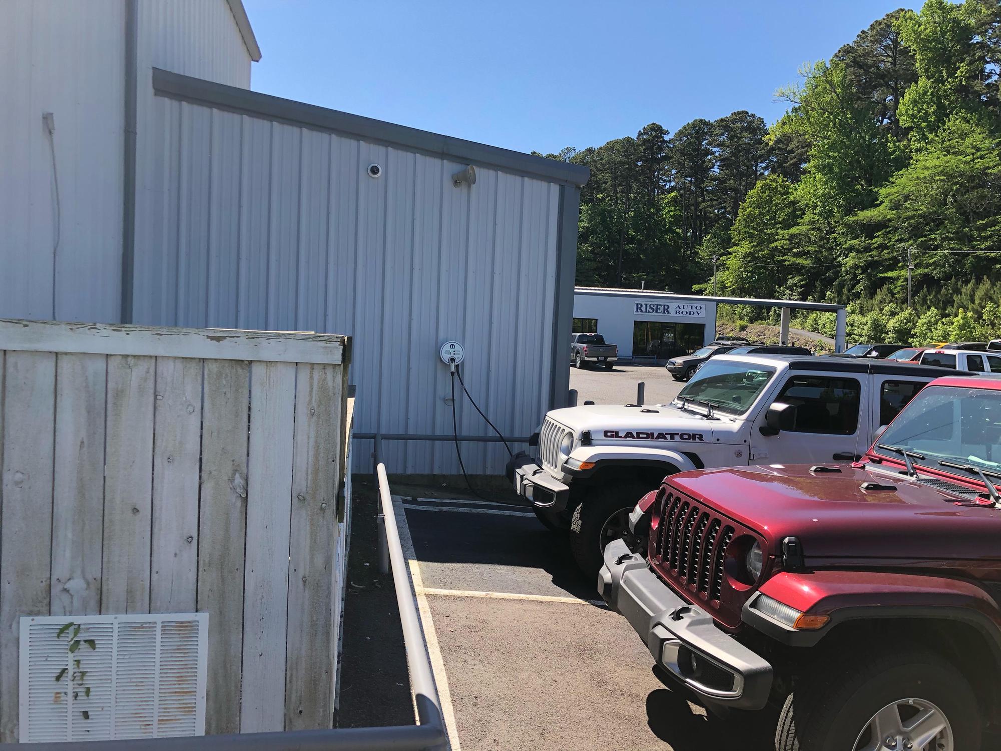Riser Chrysler Dodge Jeep Ram FIAT Service Hot Springs, AR EV Station