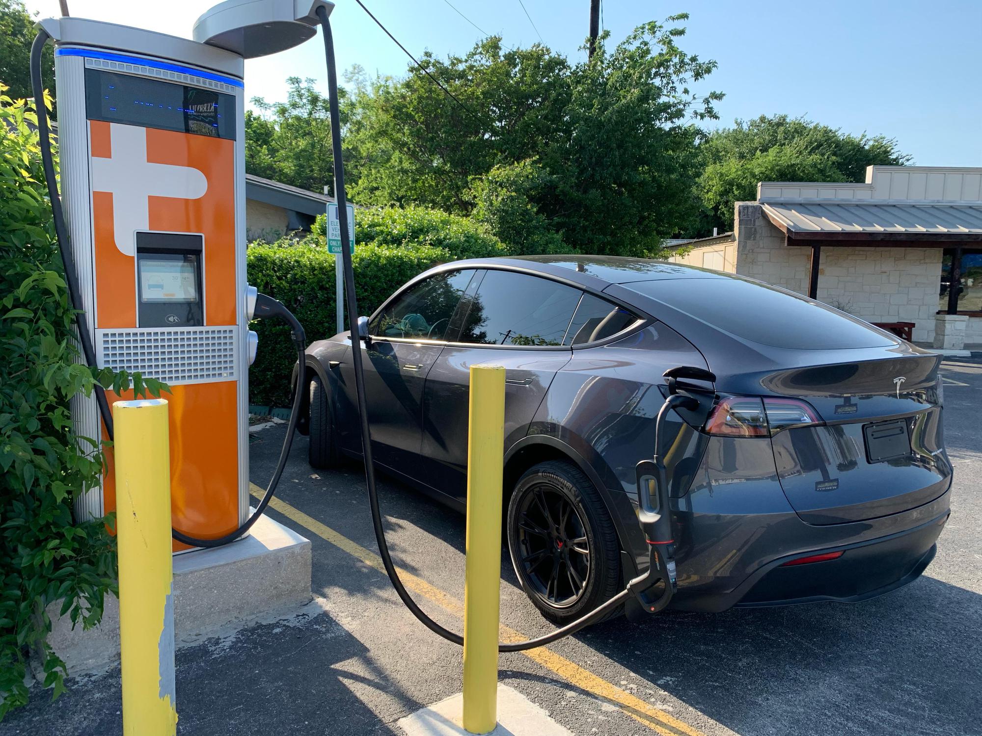 Kerrville Convention & Visitors Bureau Kerrville, TX EV Station