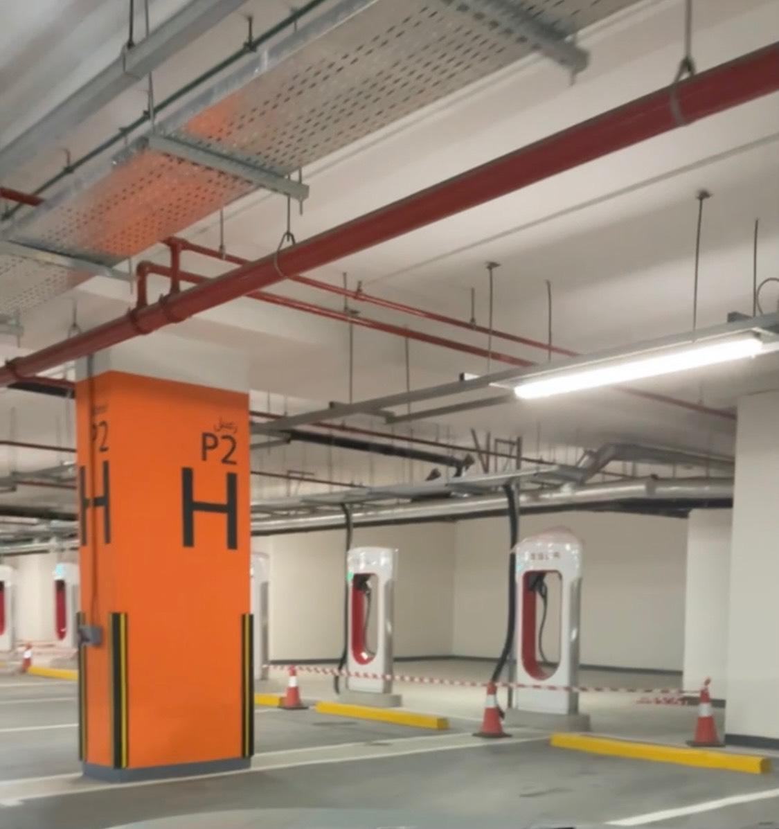 Dubai Mall Za'abeel Tesla Supercharger دبي, دبي EV Station