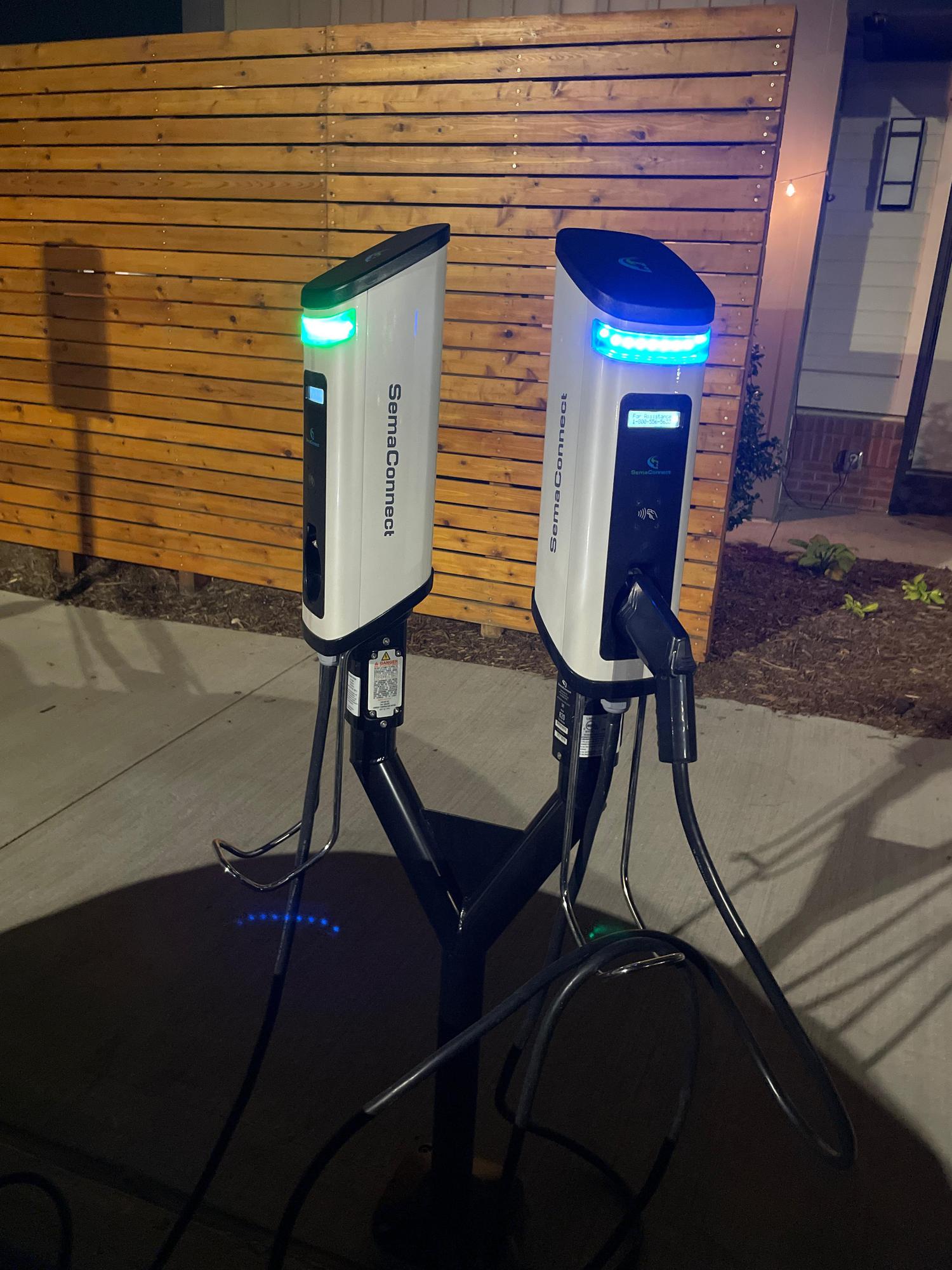 Hub South End Apartments Charlotte, NC EV Station