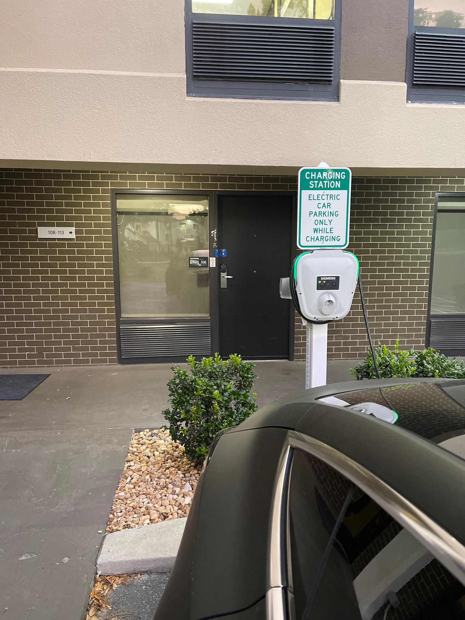 Hampton Inn Gainesville Gainesville, FL EV Station