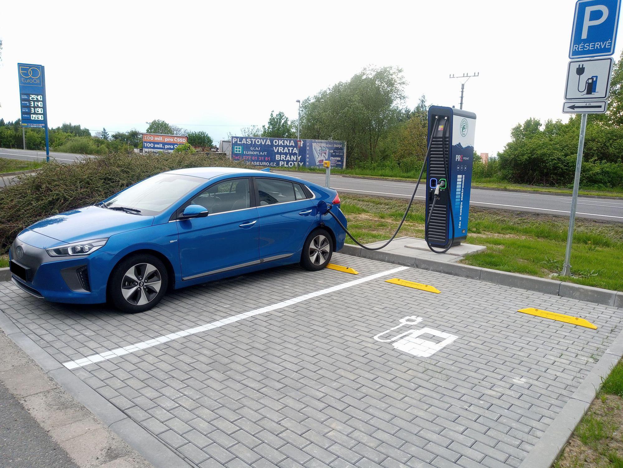 PRE Hypercharger 75 kW, EuroOil PlugShare