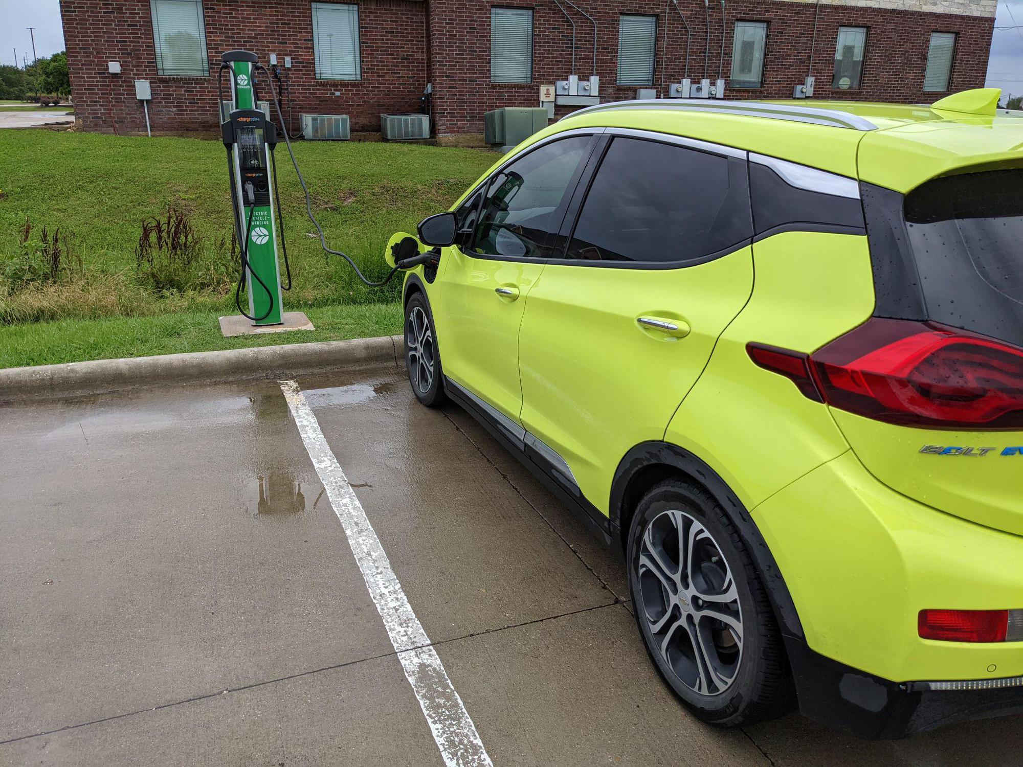 Mallett Brothers Barbeque Navasota, TX EV Station