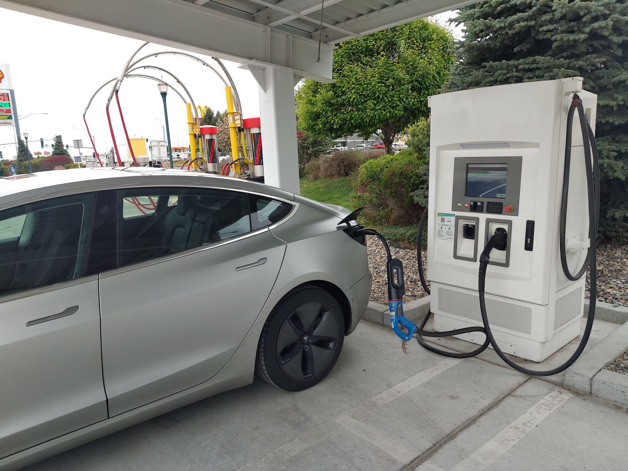 R Place Shell & Car Wash Ely, NV EV Station