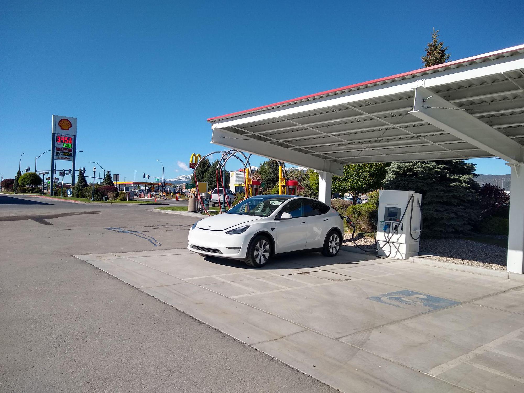 R Place Shell & Car Wash Ely, NV EV Station